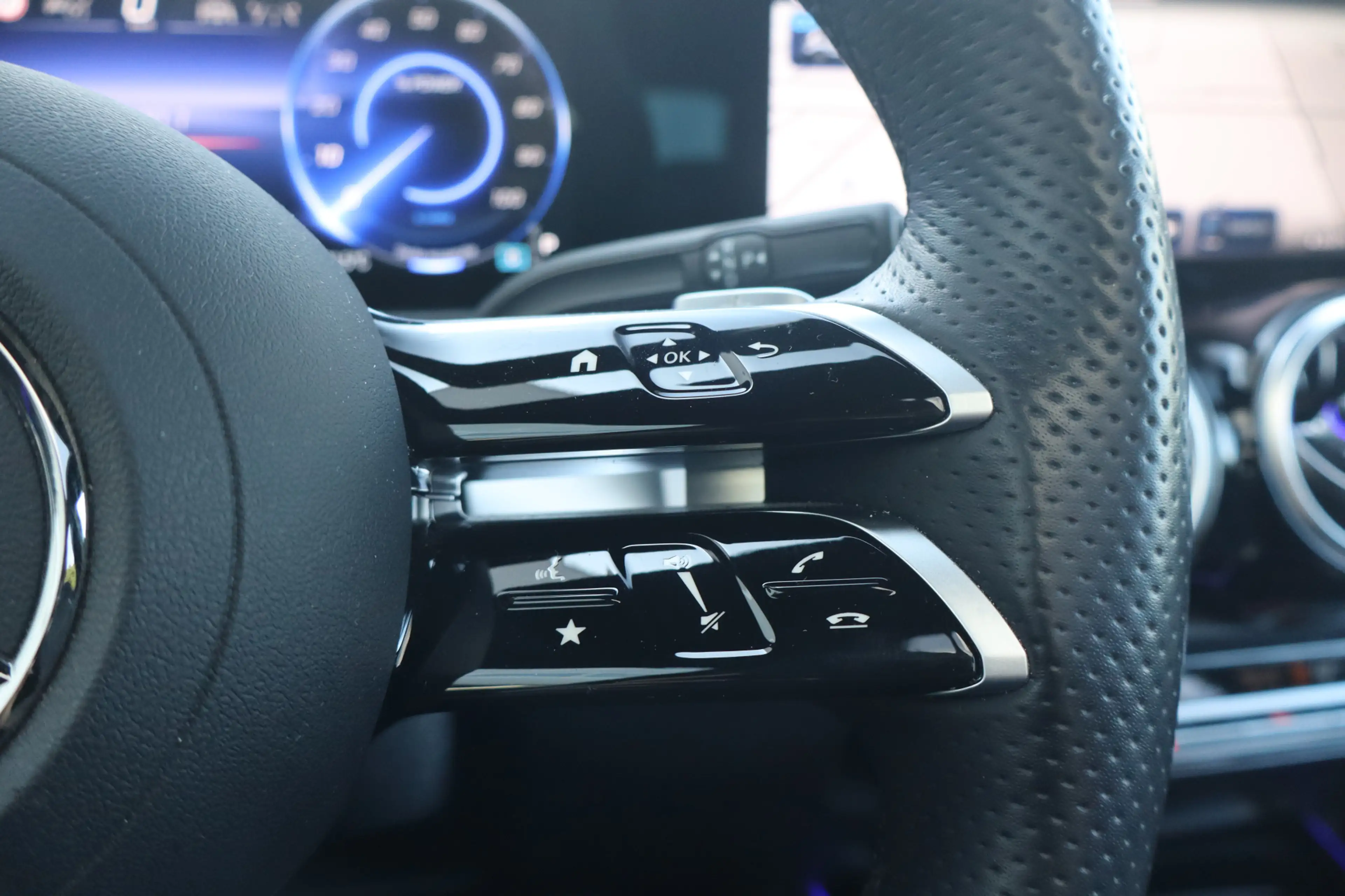 Mercedes-Benz EQB 350 4MATIC AMG Line 67 kWh - NL- Auto!!! AMG Premium I — photo 33