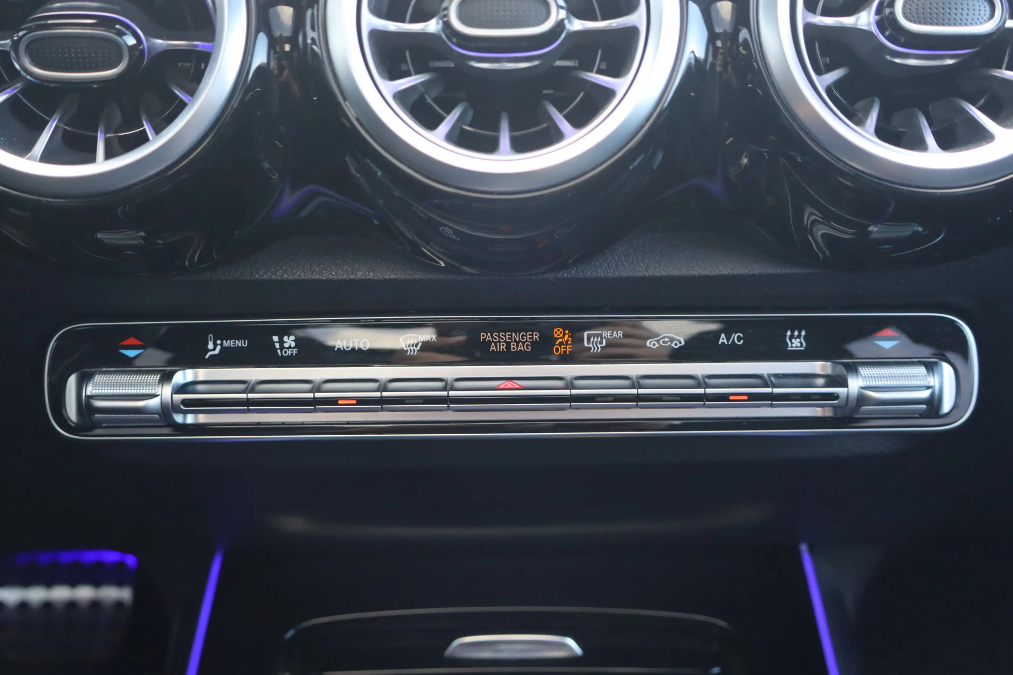 Mercedes-Benz EQB 350 4MATIC AMG Line 67 kWh - NL- Auto!!! AMG Premium I — photo 36