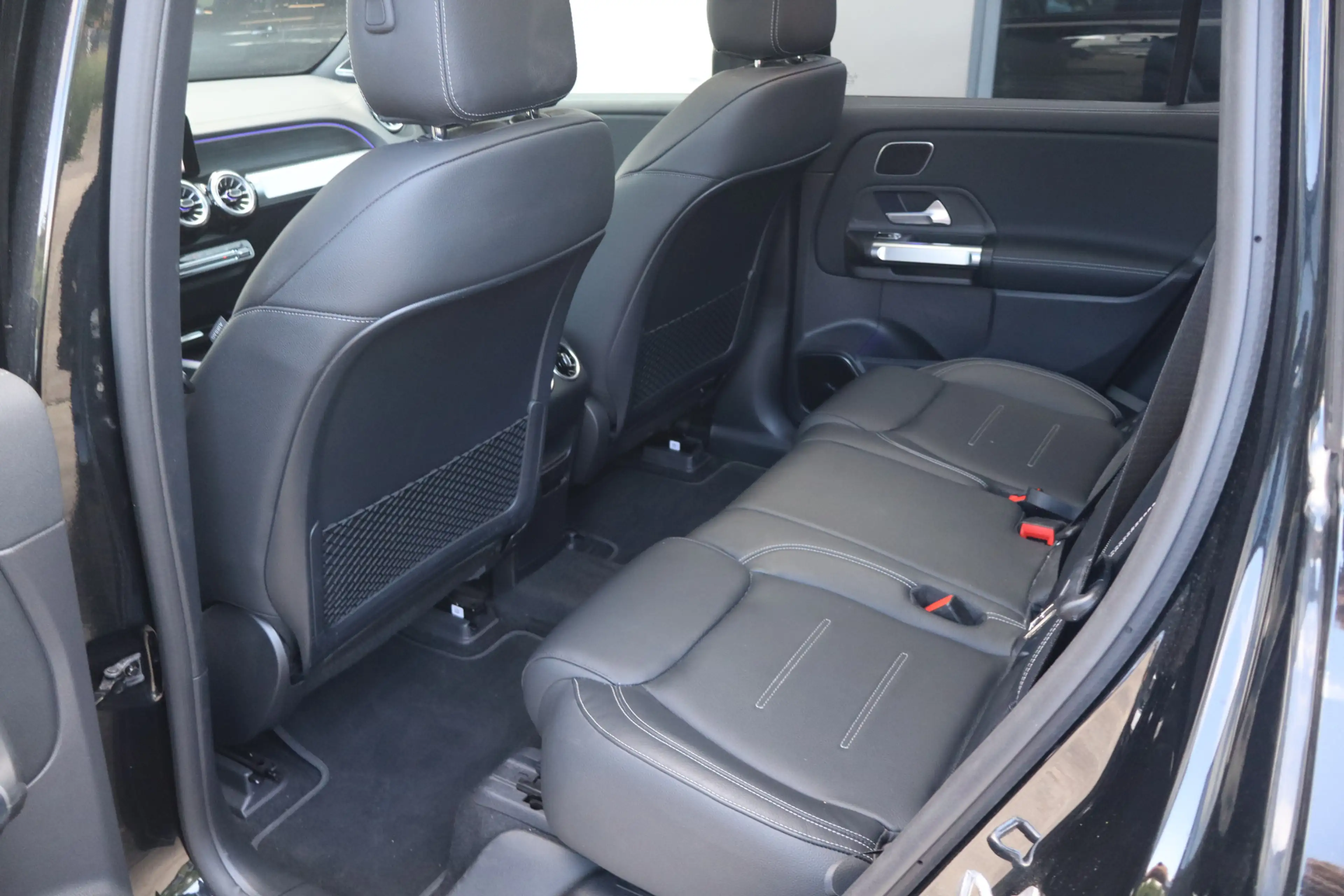 Mercedes-Benz EQB 350 4MATIC AMG Line 67 kWh - NL- Auto!!! AMG Premium I — photo 39