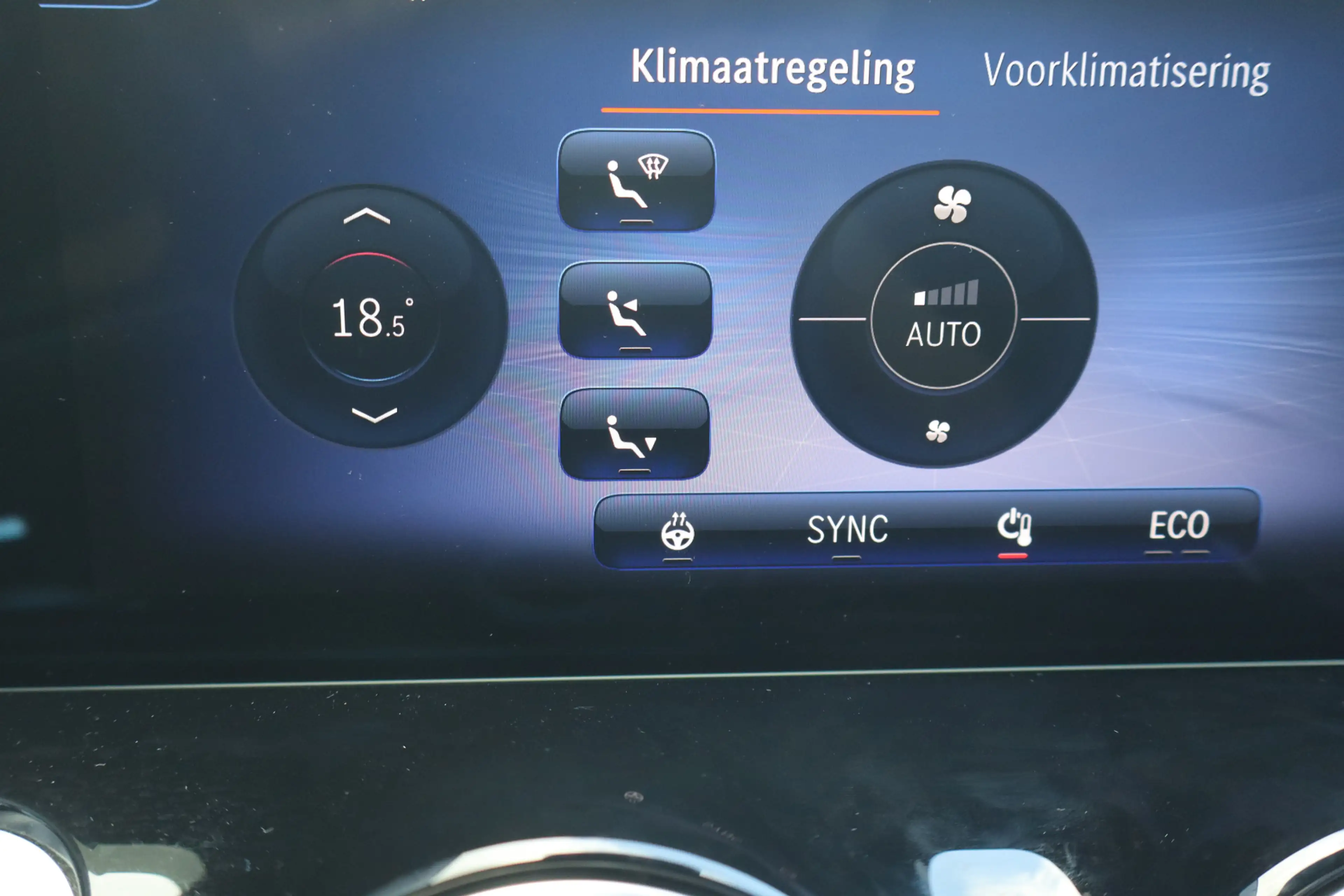 Mercedes-Benz EQB 350 4MATIC AMG Line 67 kWh - NL- Auto!!! AMG Premium I — photo 10