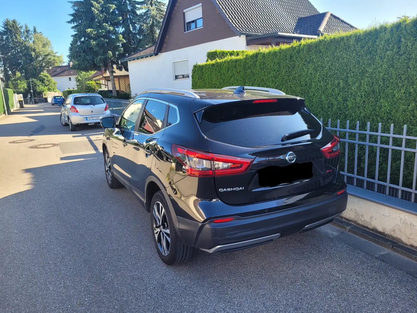 Nissan Qashqai Qashqai 1.2 DIG-T TEKNA Schwarz - 1