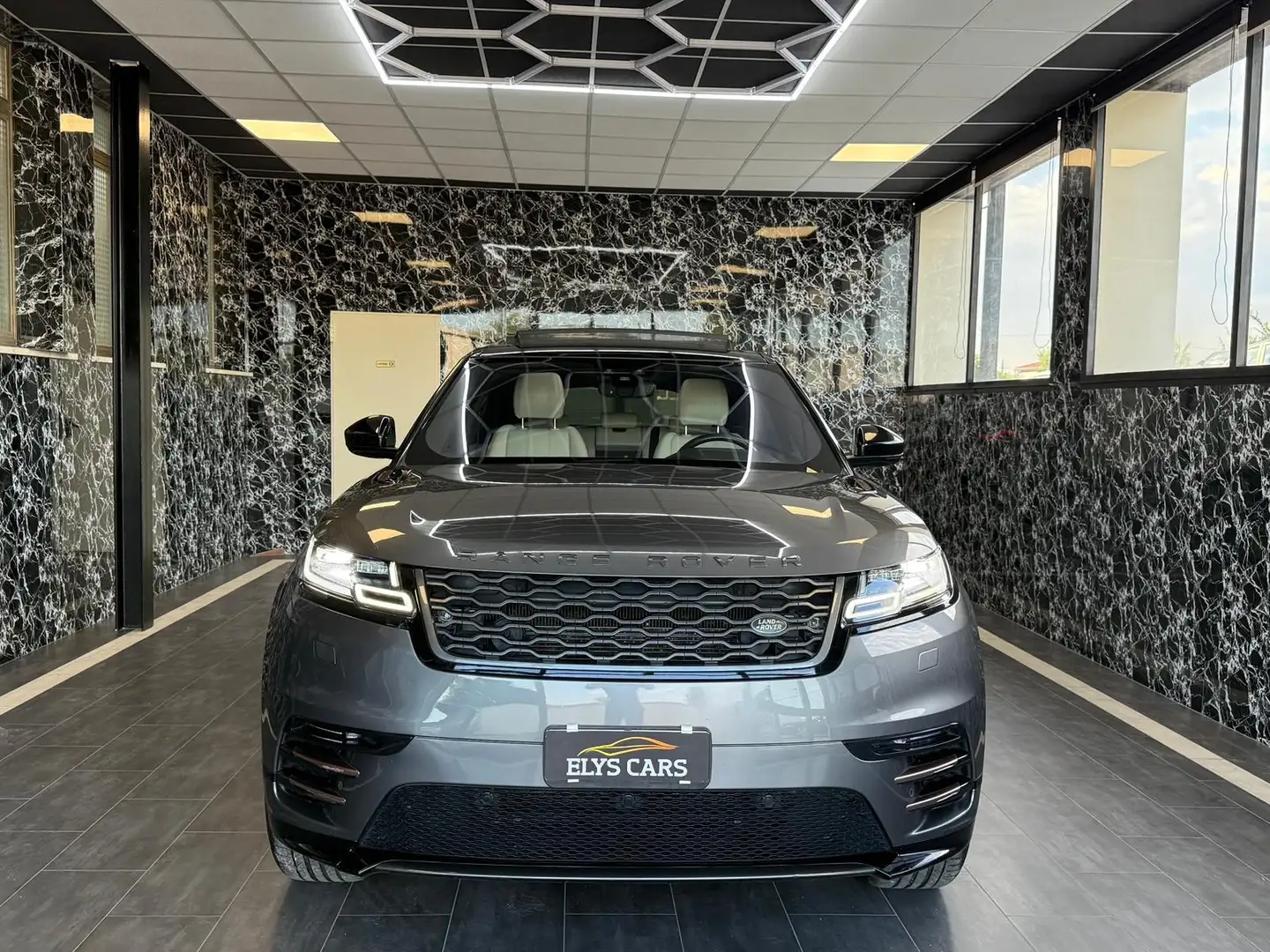 Land Rover Range Rover Velar 2.0 td4 R-Dynamic S 180cv auto Grigio - 2