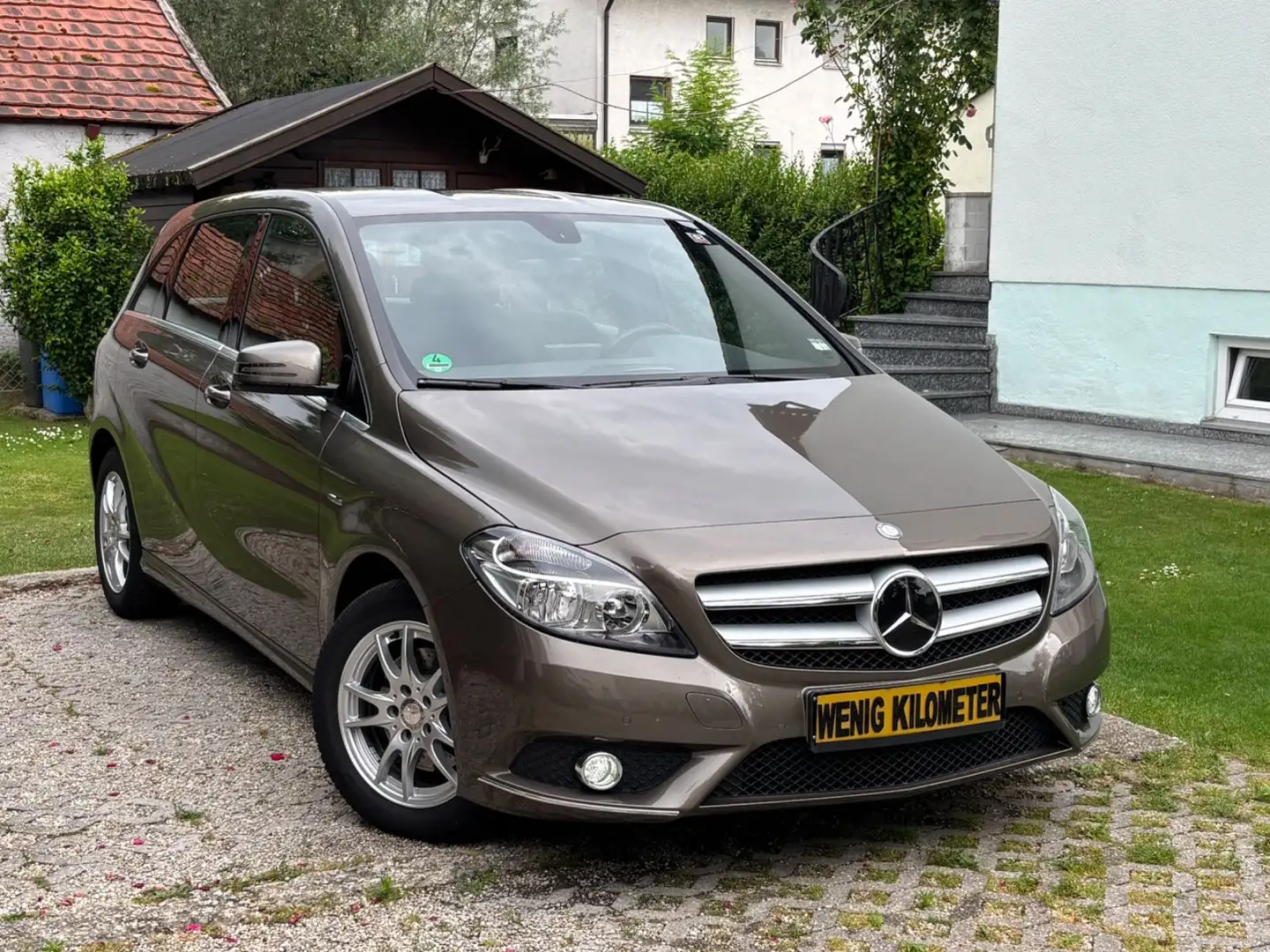 Mercedes-Benz B 180 B180 CDI 2HD+AHK+Automatik+Abstandswarner+Teille Braun - 1