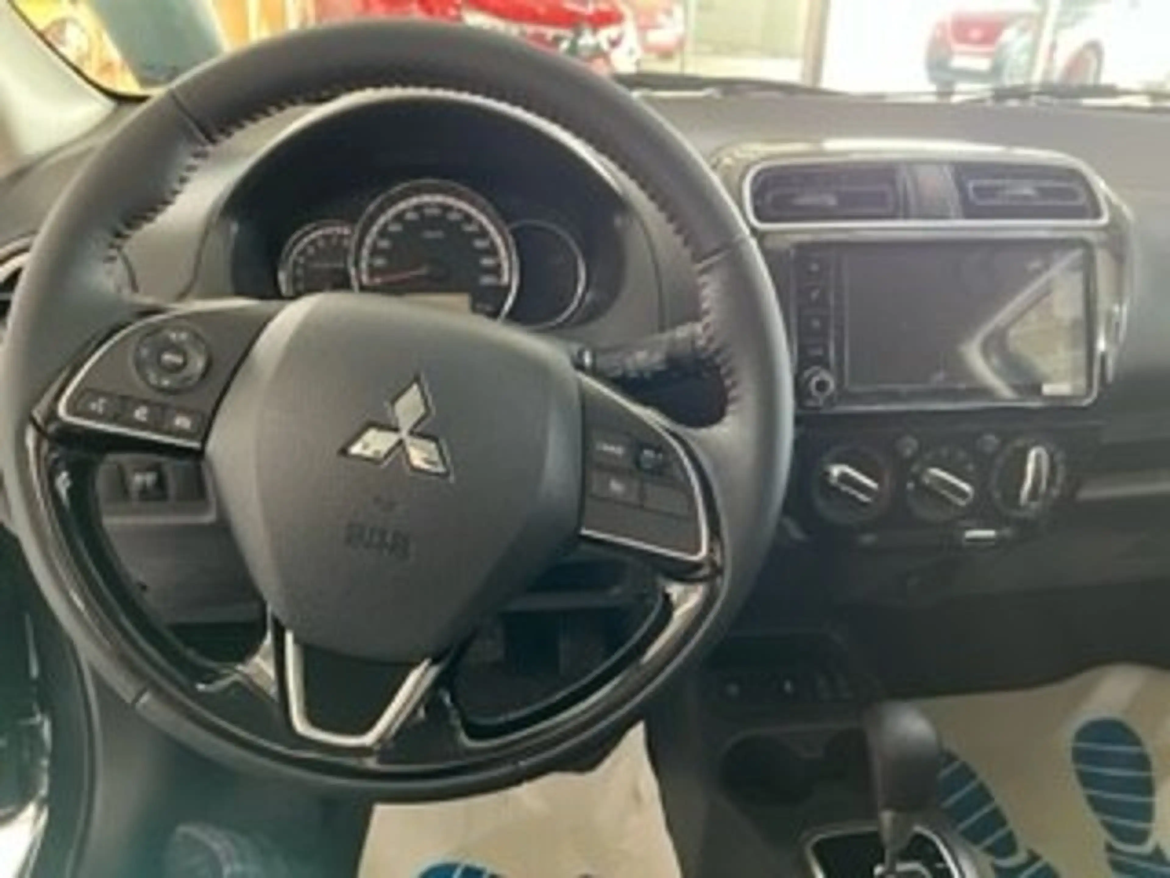 Mitsubishi Space Star Select+ Black1.2 Automatik — photo 4