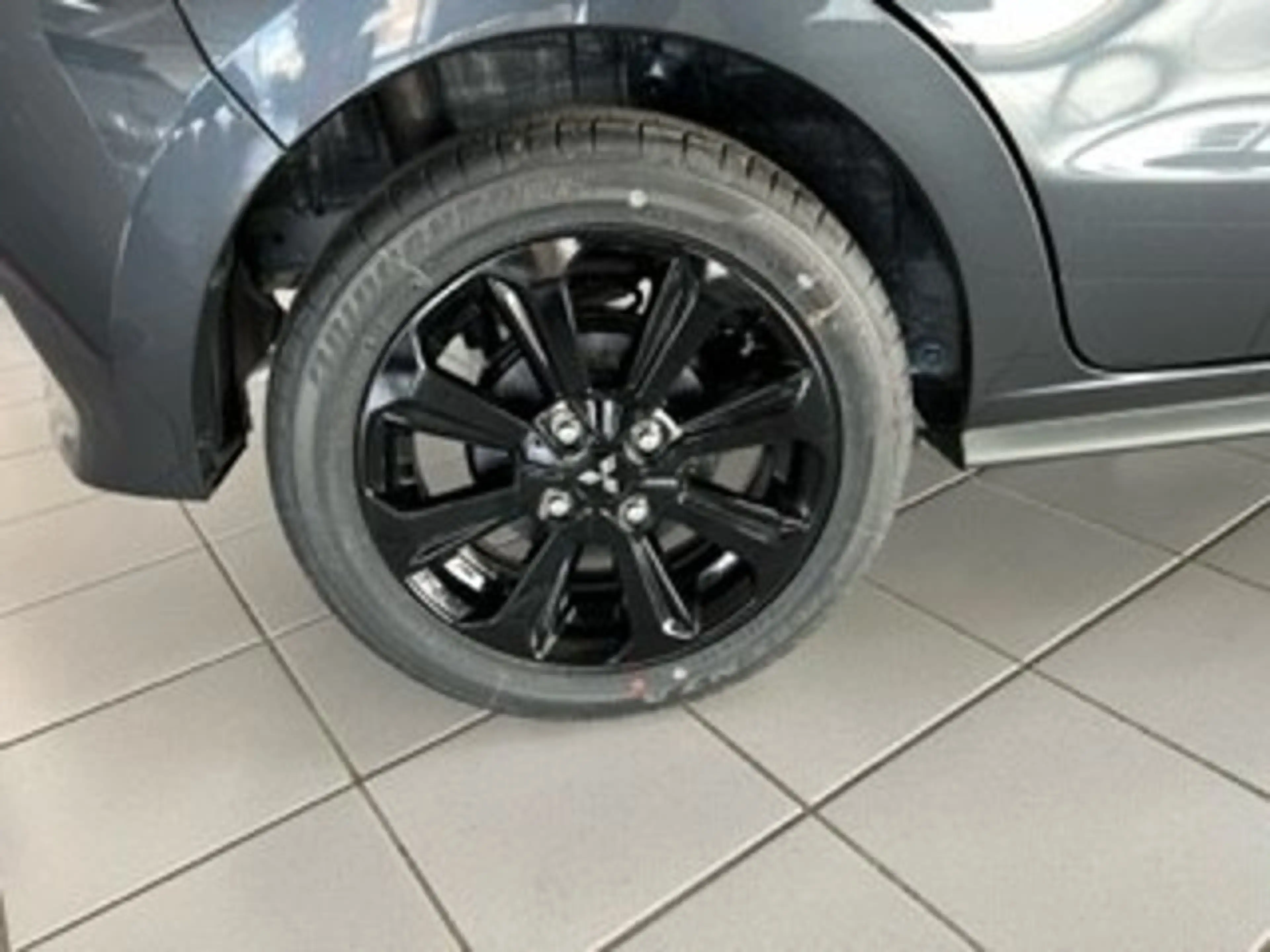 Mitsubishi Space Star Select+ Black1.2 Automatik — photo 9