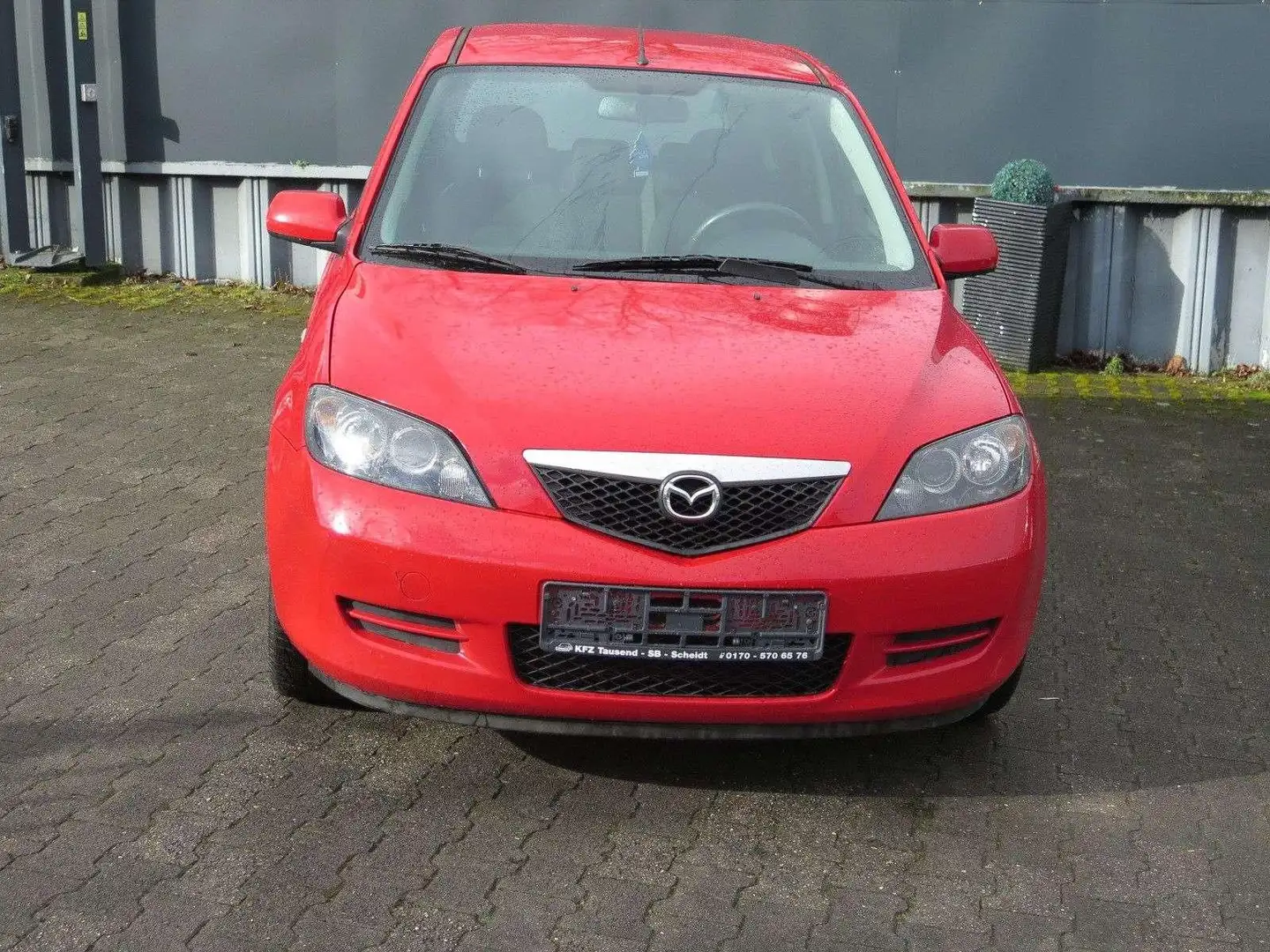 Mazda 2 Lim. 1.3 Independence 5türig TüvInspektion neu Rot - 1