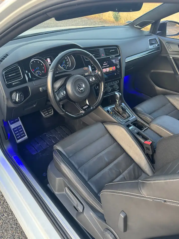 Volkswagen Golf R Cabriolet — photo 3