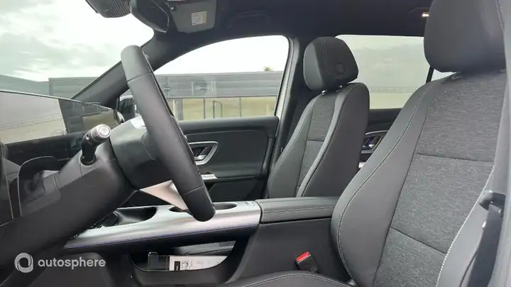 Mercedes-Benz GLB 250 250 EQ 272ch Launch Edition — photo 12