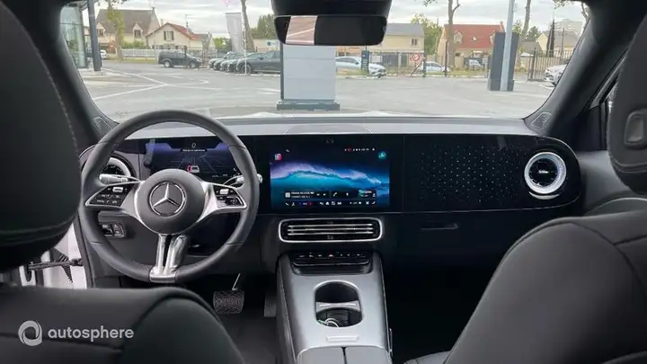 Mercedes-Benz GLB 250 250 EQ 272ch Launch Edition — photo 11