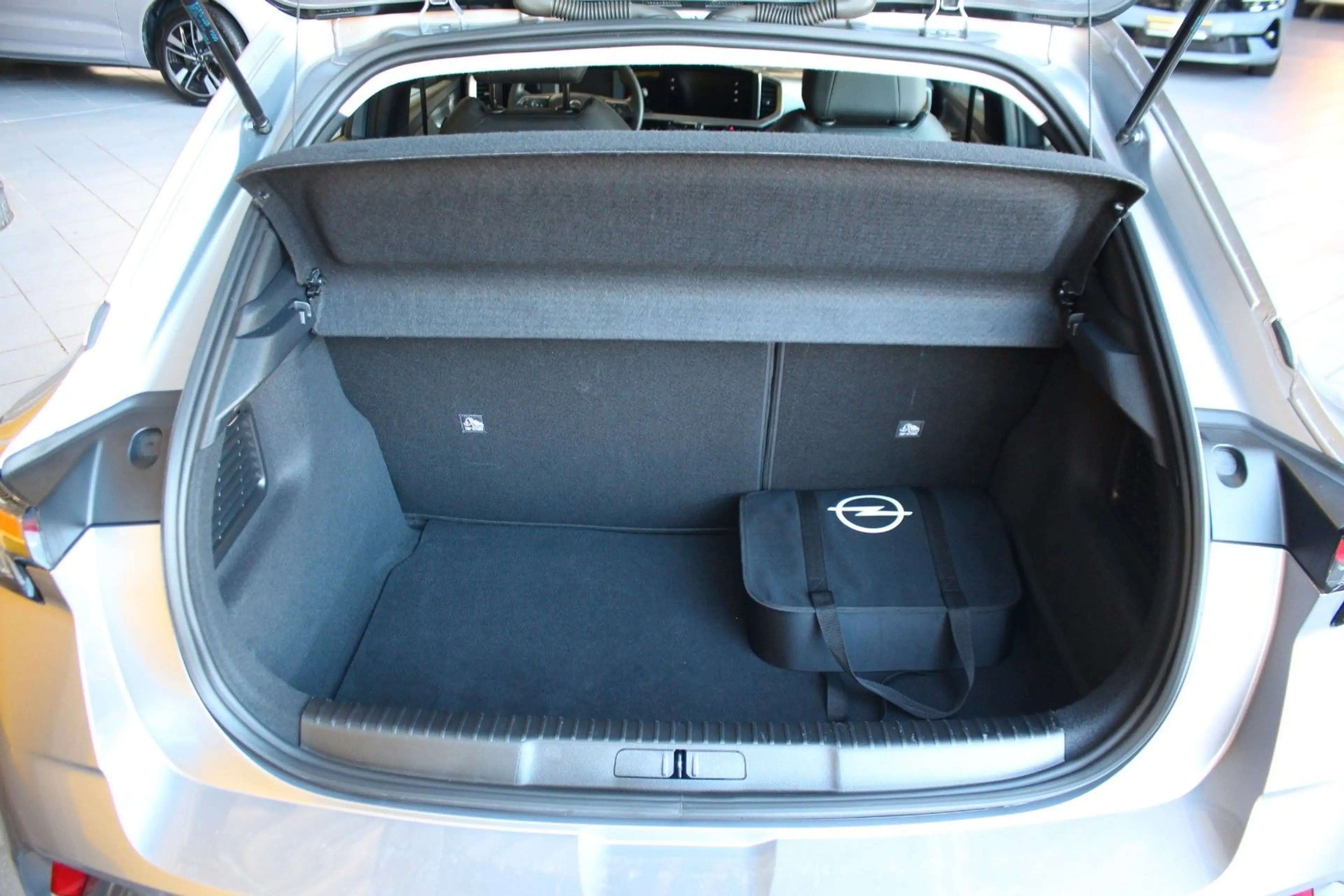 Opel Mokka e Elegance Alcantara Massage Kamera LED — photo 9