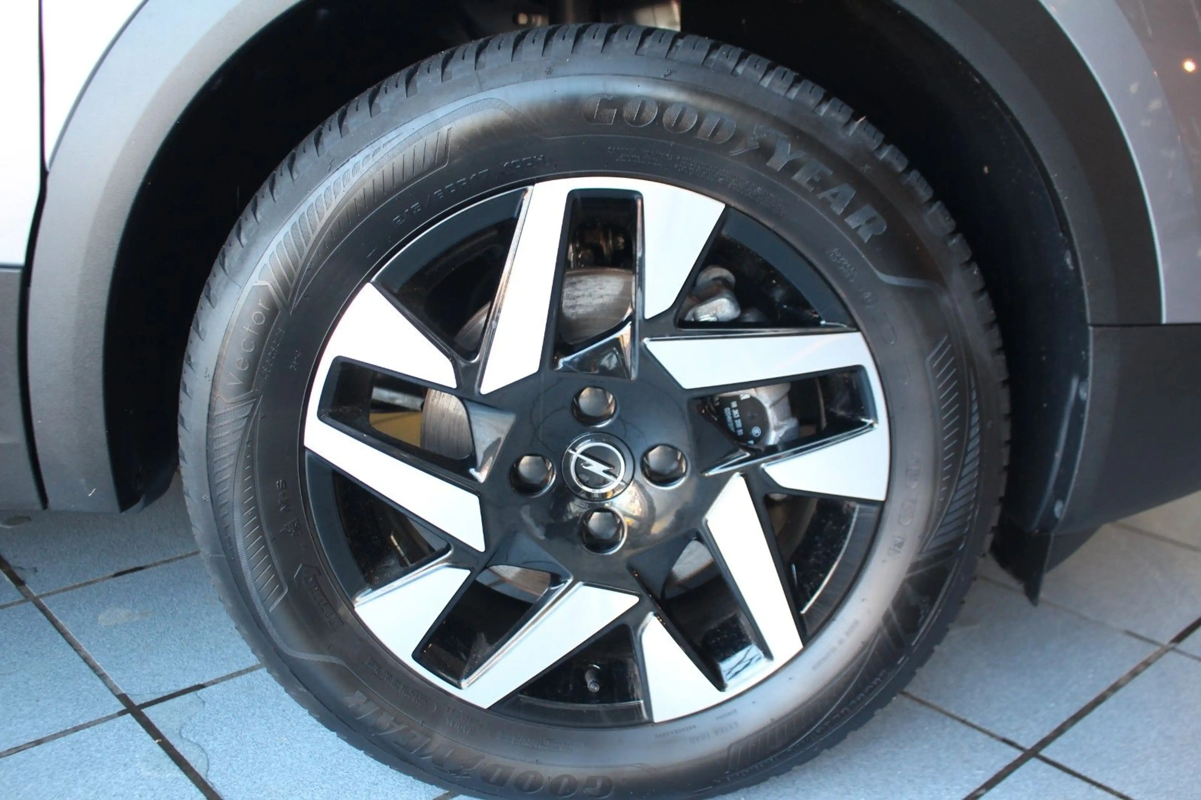 Opel Mokka e Elegance Alcantara Massage Kamera LED — photo 4