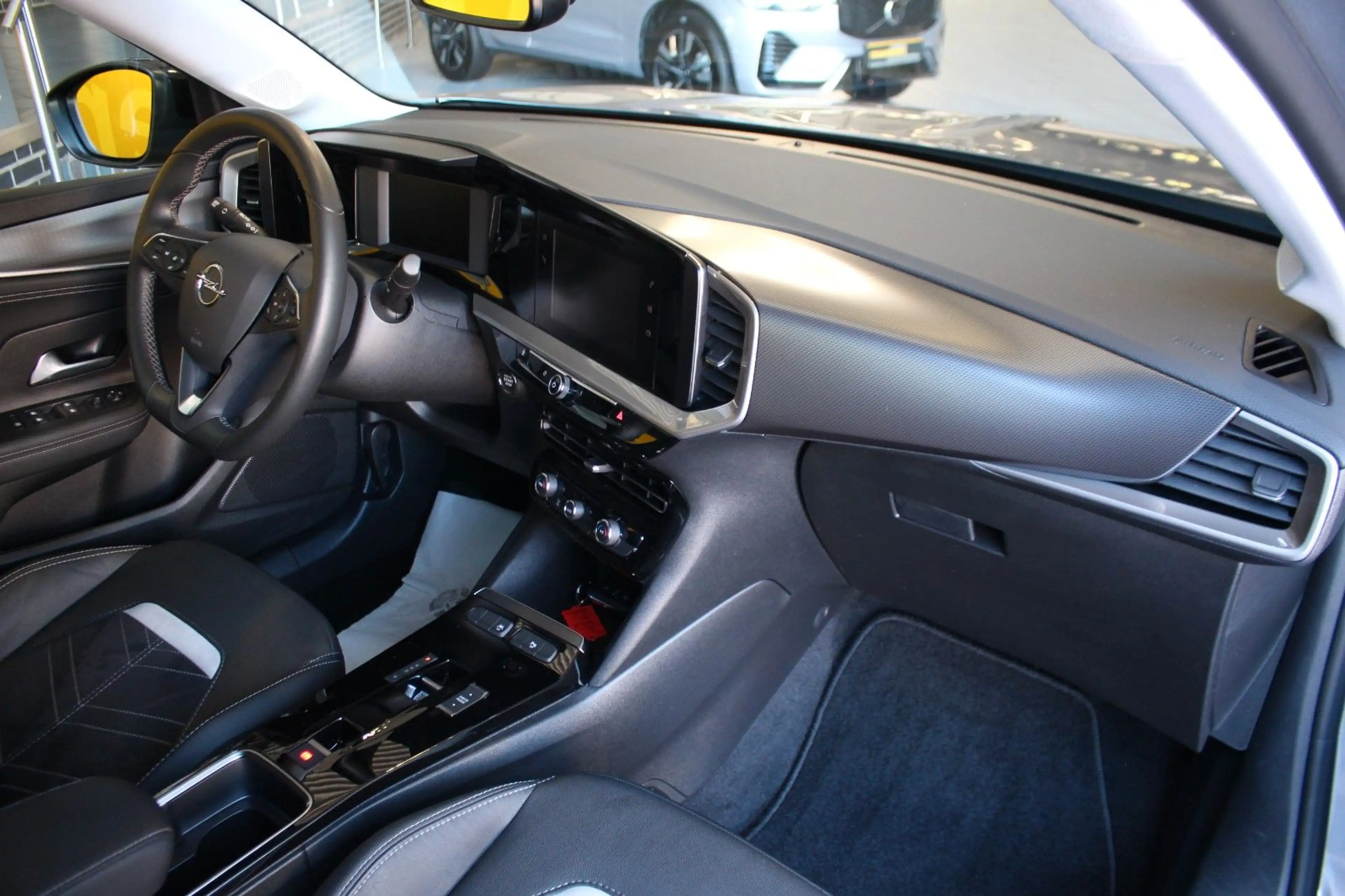 Opel Mokka e Elegance Alcantara Massage Kamera LED — photo 10