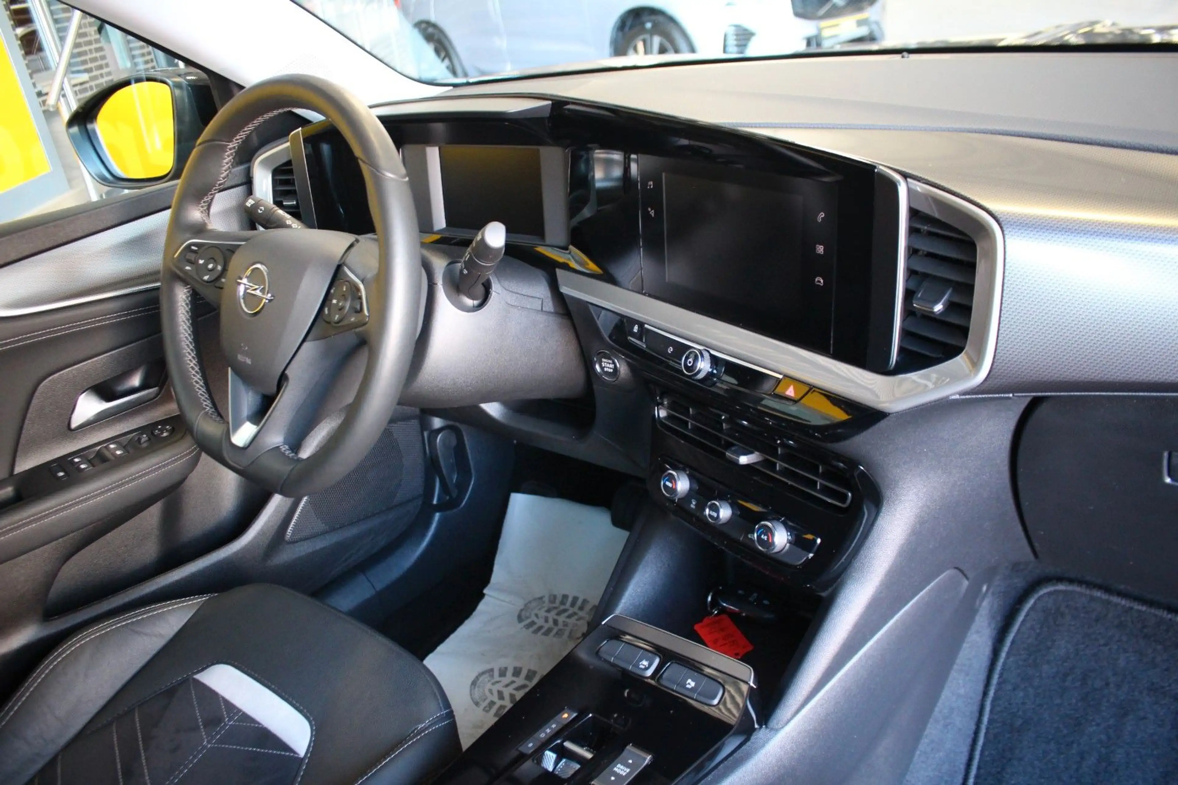 Opel Mokka e Elegance Alcantara Massage Kamera LED — photo 11