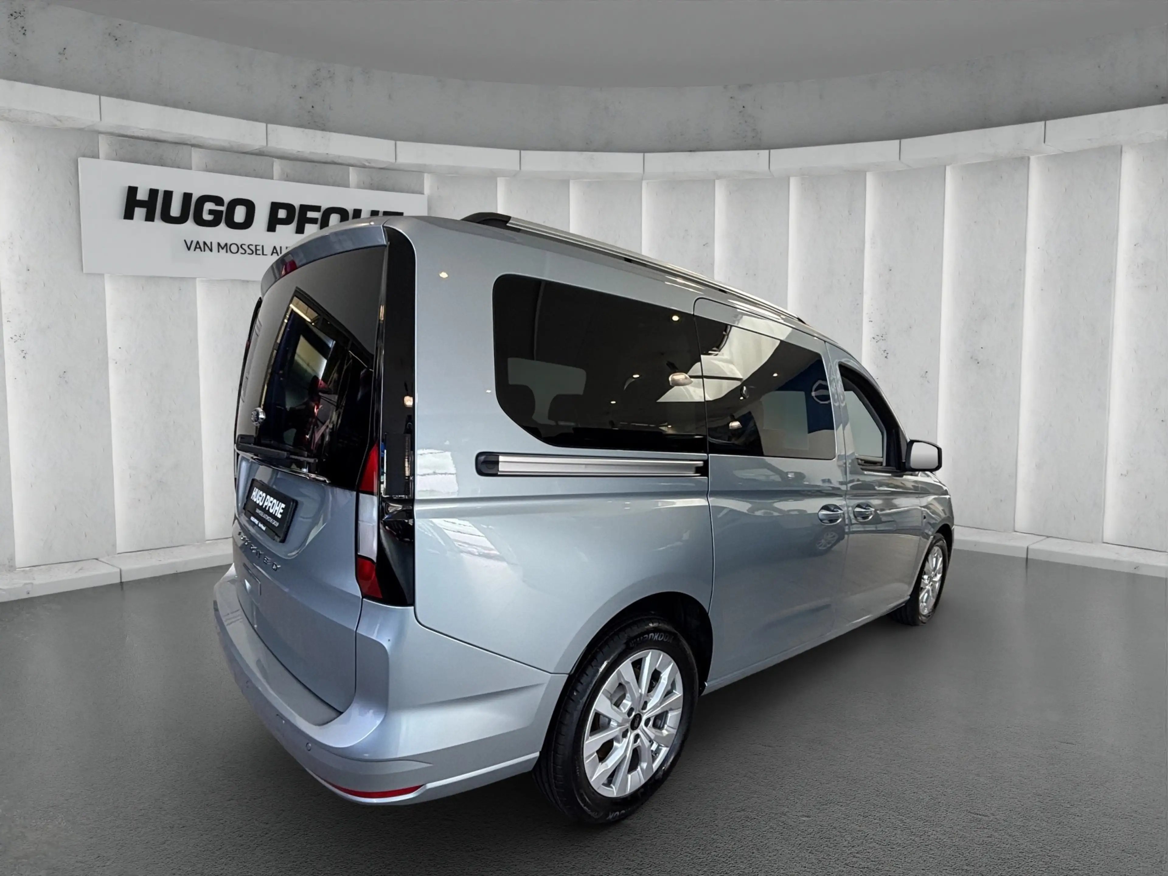Ford Grand Tourneo Connect L2 Titanium 2.0 EcoBlue 90kW Automatik Hot — photo 5