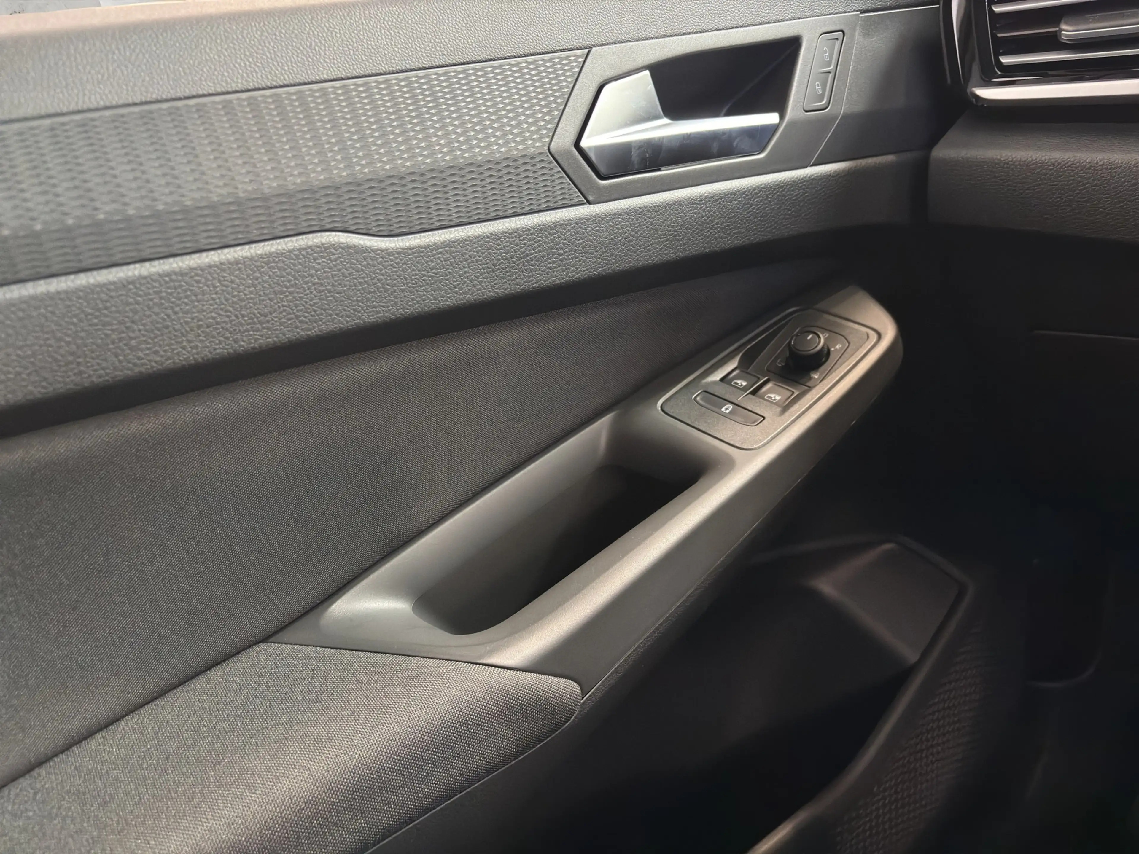 Ford Grand Tourneo Connect L2 Titanium 2.0 EcoBlue 90kW Automatik Hot — photo 15