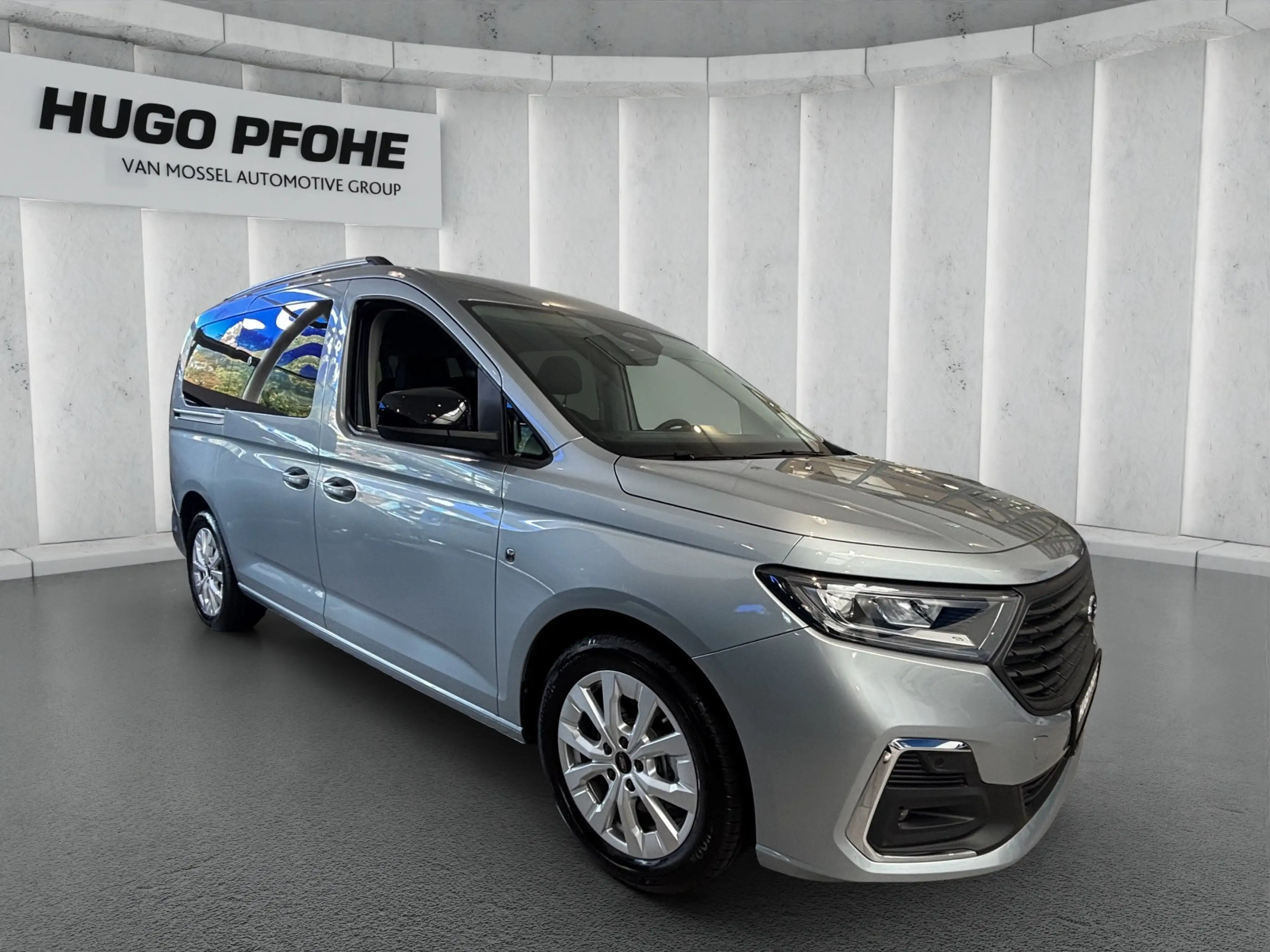 Ford Grand Tourneo Connect L2 Titanium 2.0 EcoBlue 90kW Automatik Hot — photo 6