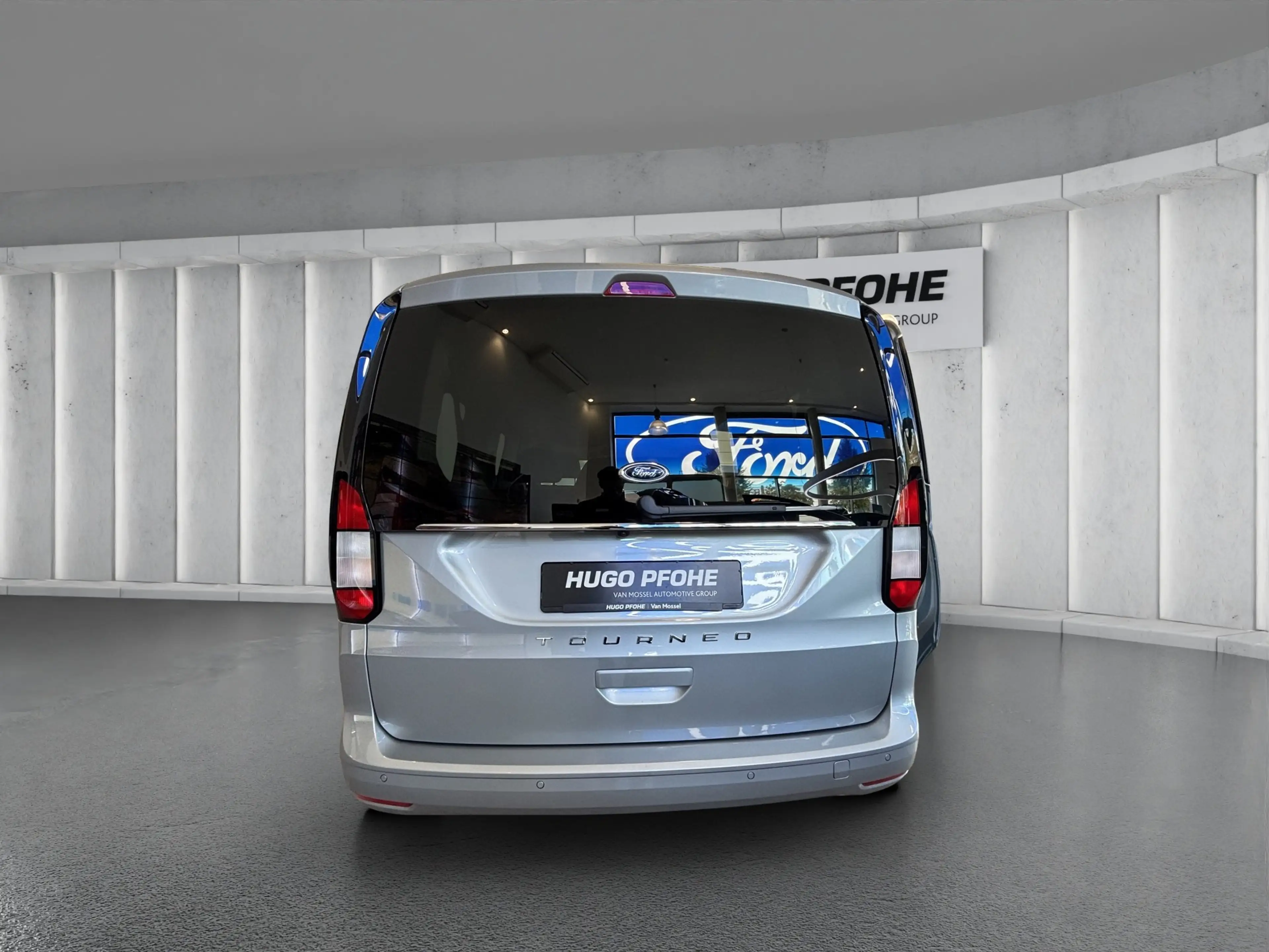 Ford Grand Tourneo Connect L2 Titanium 2.0 EcoBlue 90kW Automatik Hot — photo 4