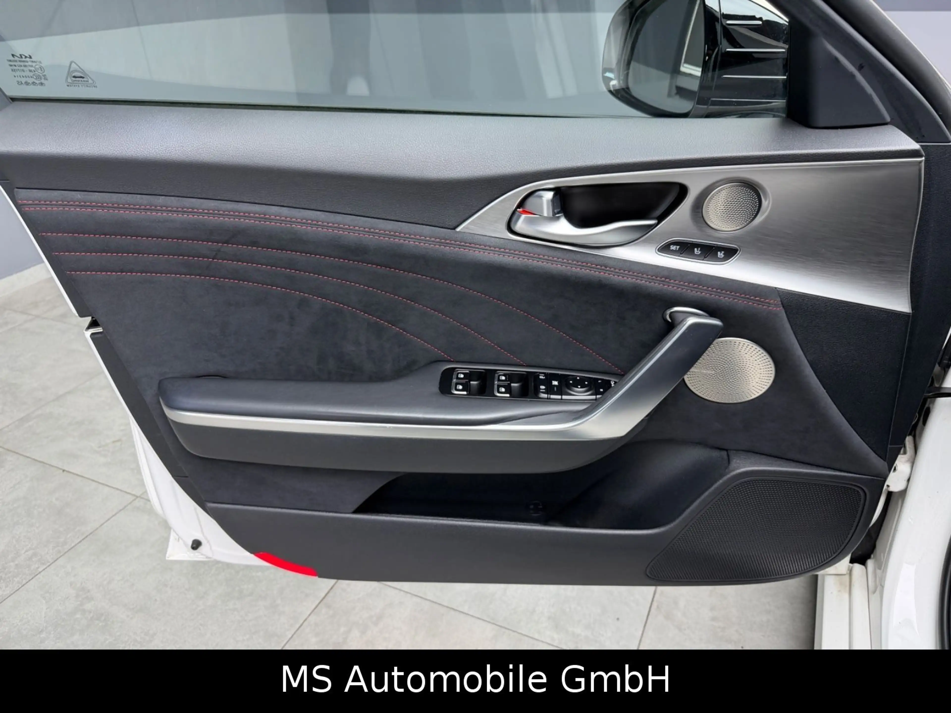 Kia Stinger GT 4WD/HUD/360°/MEMORY/4X SHZ — photo 9