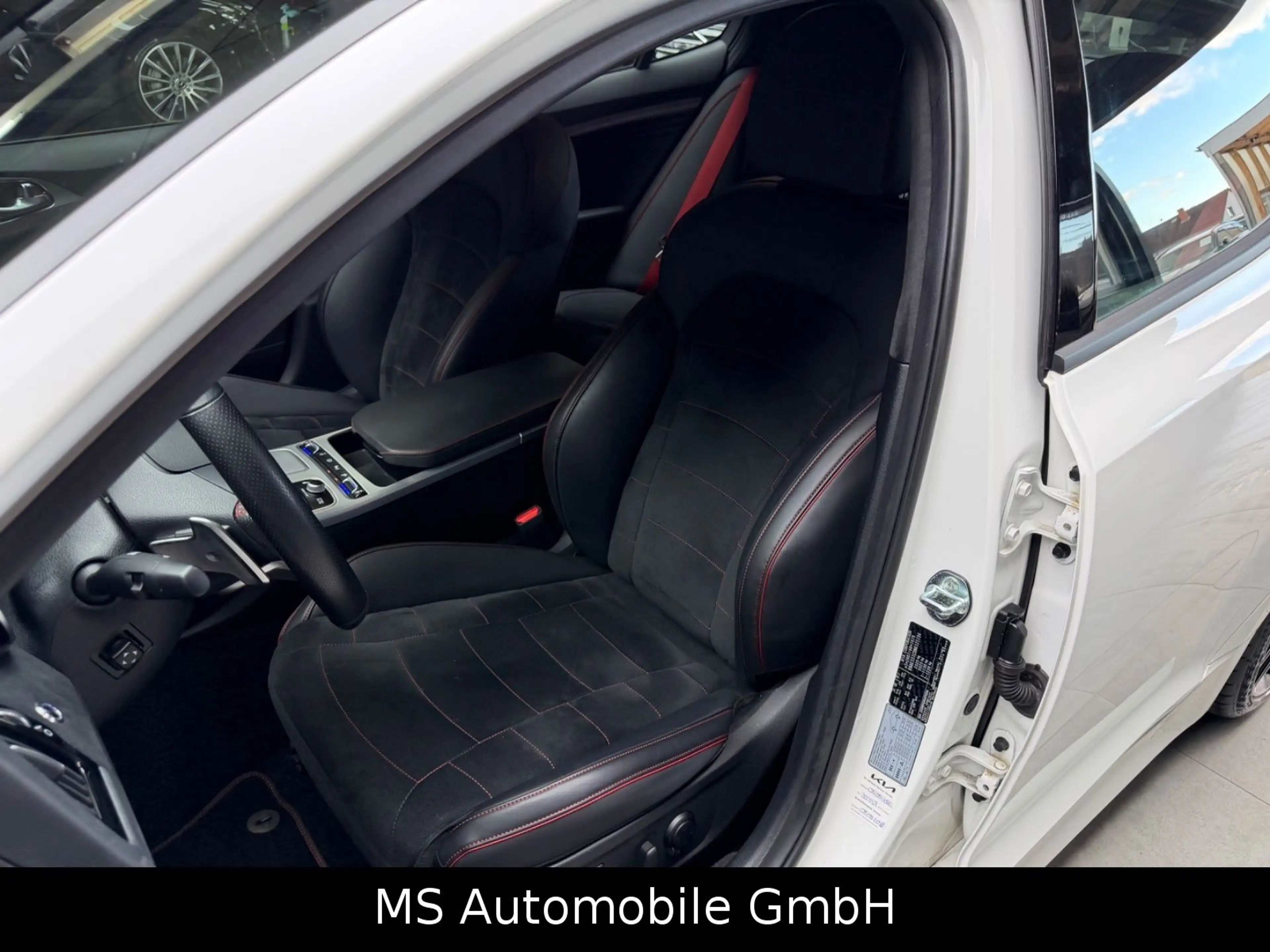 Kia Stinger GT 4WD/HUD/360°/MEMORY/4X SHZ — photo 15
