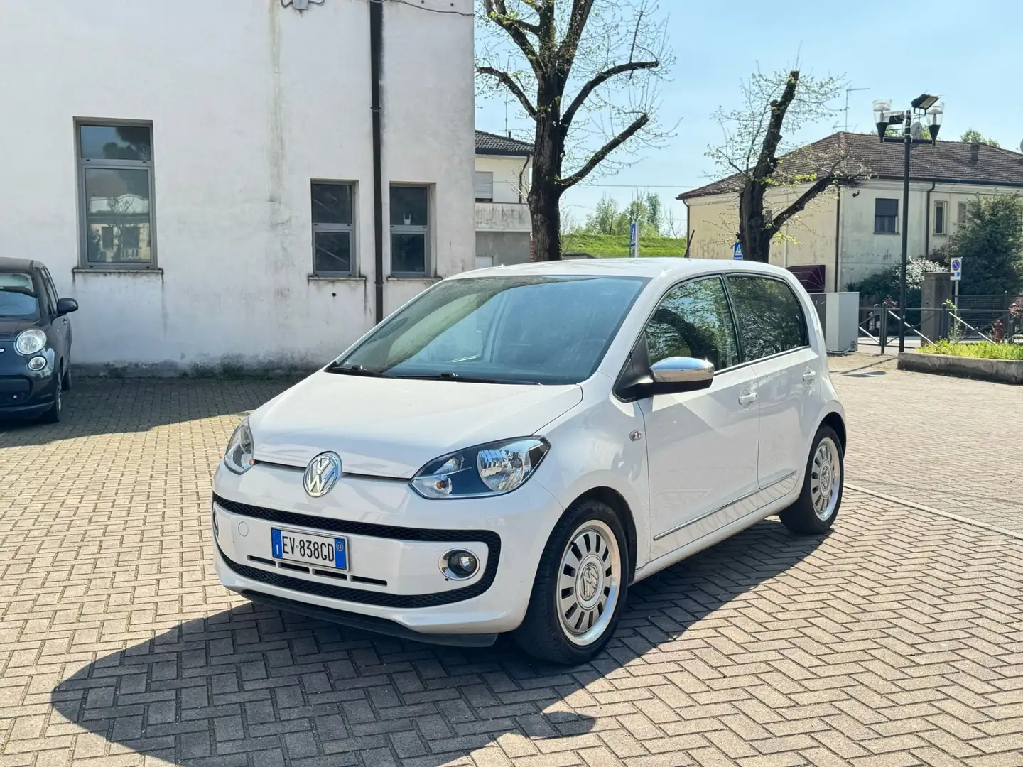 Volkswagen up! 3p 1.0 High adatta x neopatentati - 1