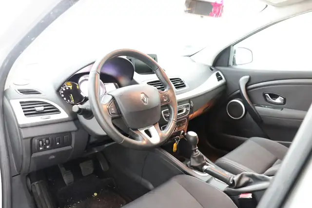 Renault Megane view 12