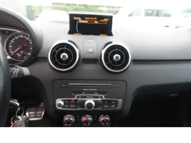 Audi A1 view 10
