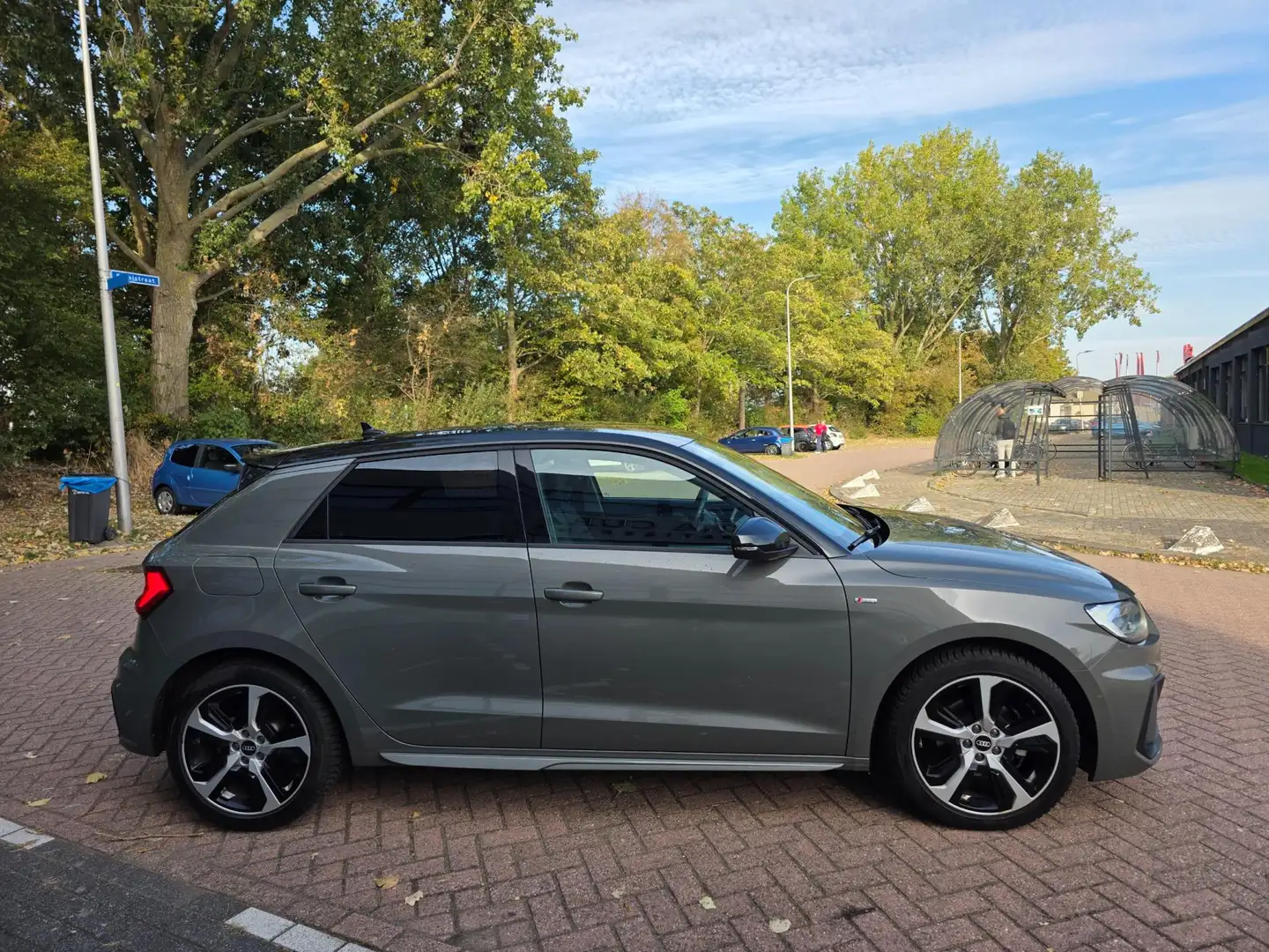 Audi A1 Sportback 30 TFSI Pro Line S 5-deurs PDC camera Ui Grijs - 2
