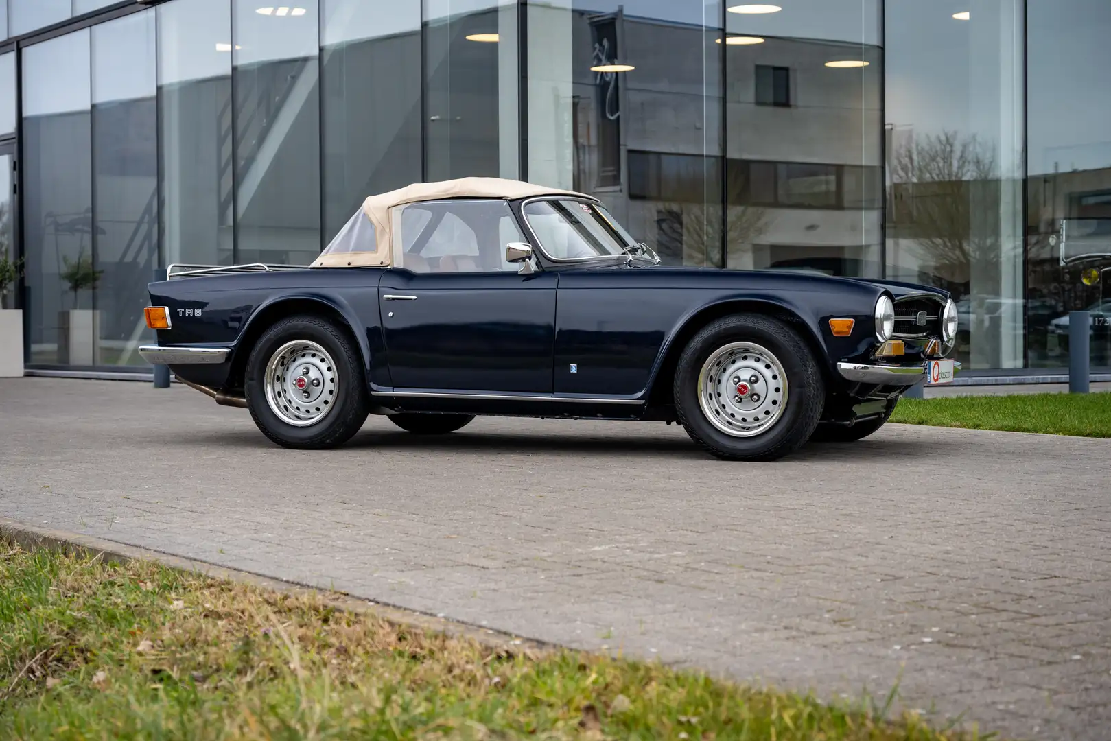 Triumph TR6 2500 Overdrive Blau - 2