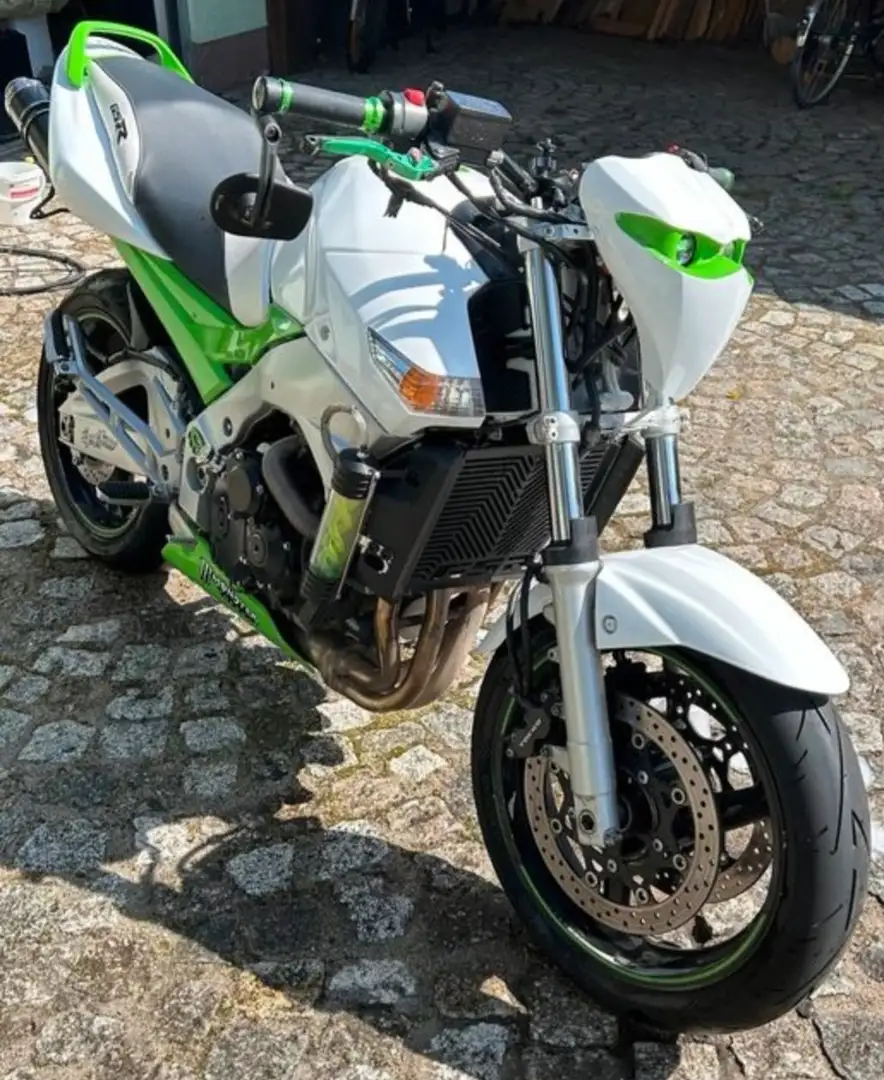 Suzuki GSR 600 Alb - 1