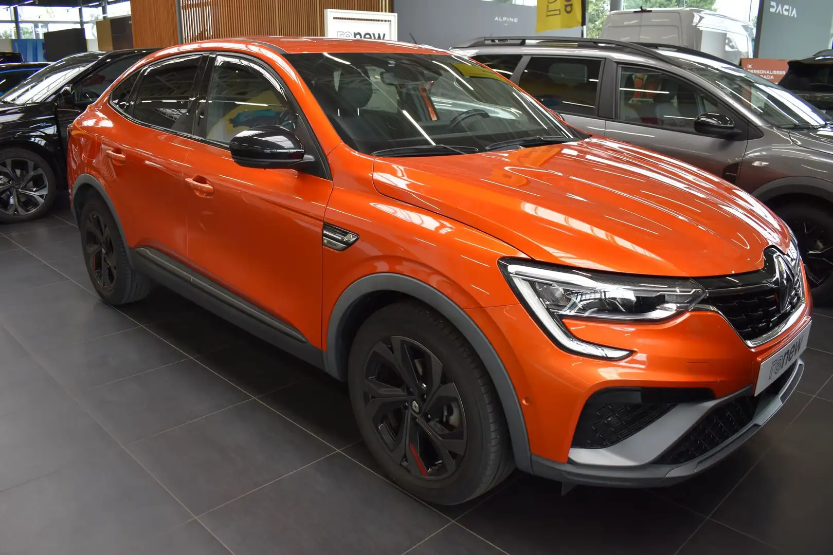 Renault Arkana 1.6 E-Tech Hybrid R.S. Line/Valckenier Gent Orange - 2