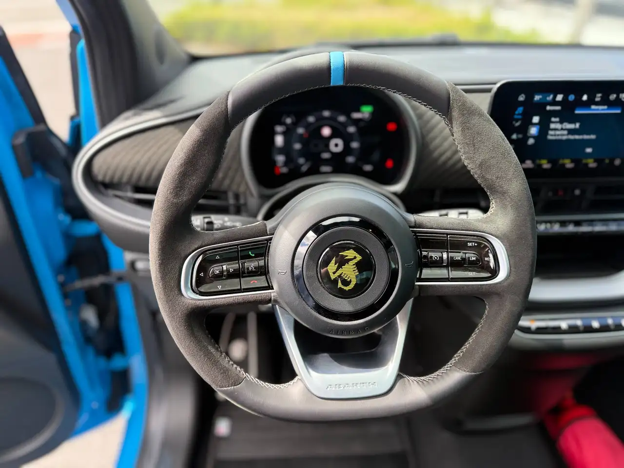Abarth 500 e-595 42 kWh Scorpionissima 850Km! Pano Leder Full!, миниатюра 19