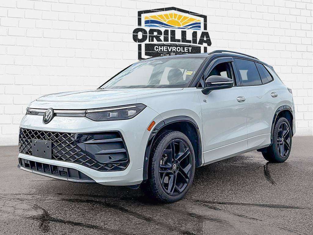 2025 Volkswagen Tiguan Comfortline R-Line Black Edition | Moonroof | Turb — снимка 1