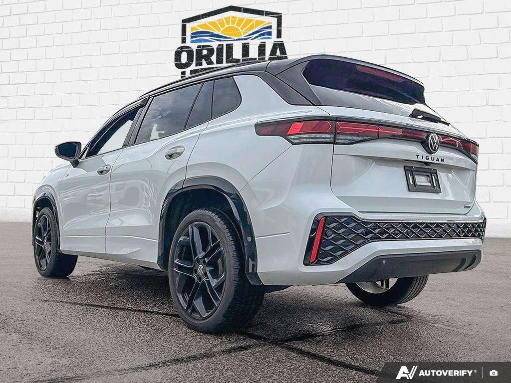 2025 Volkswagen Tiguan Comfortline R-Line Black Edition | Moonroof | Turb — снимка 1