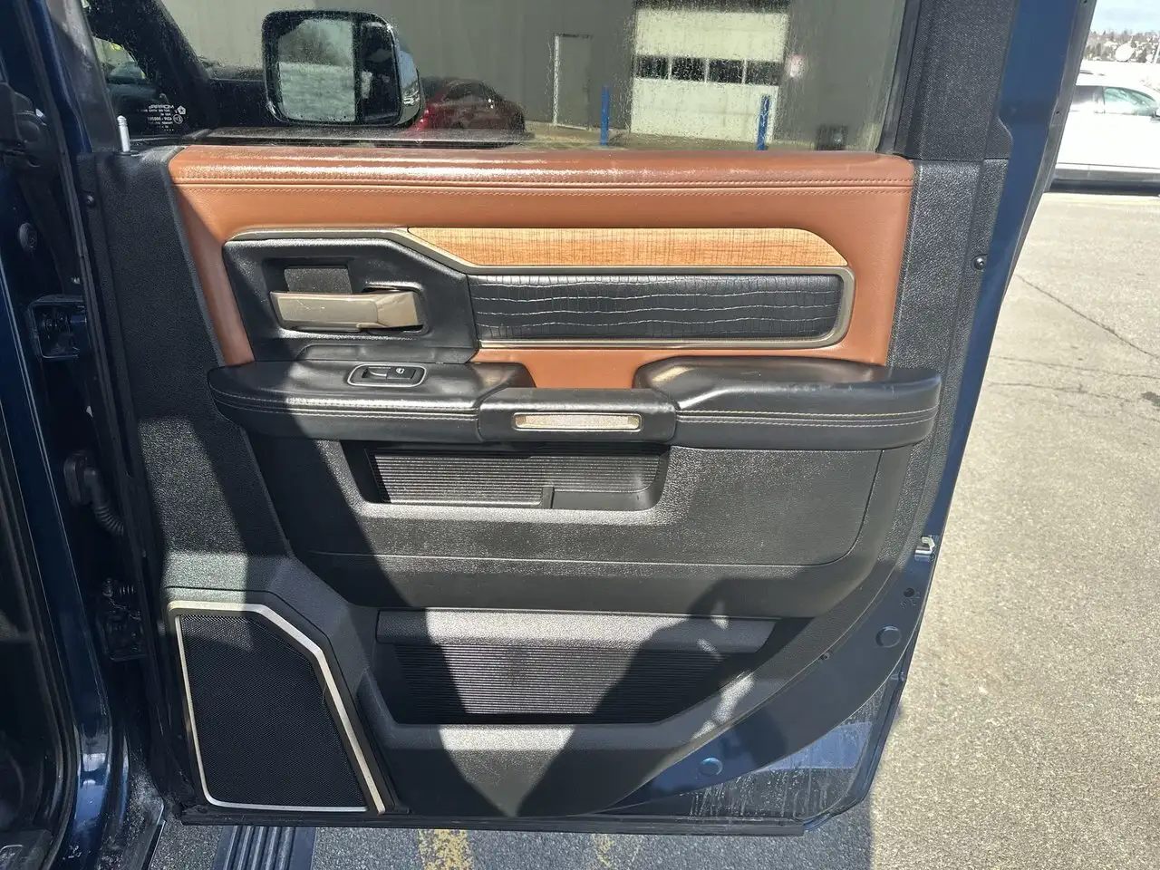 RAM 2500 снимка RAM 2500