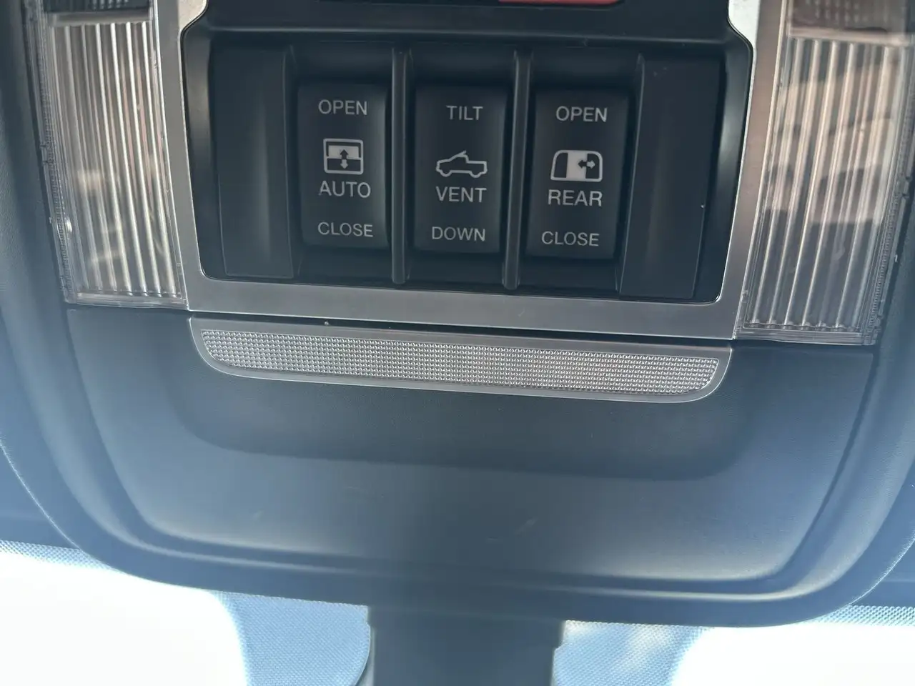 RAM 2500 снимка RAM 2500