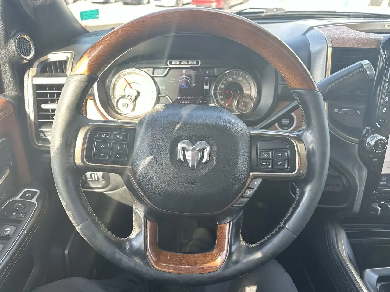 RAM 2500 снимка RAM 2500