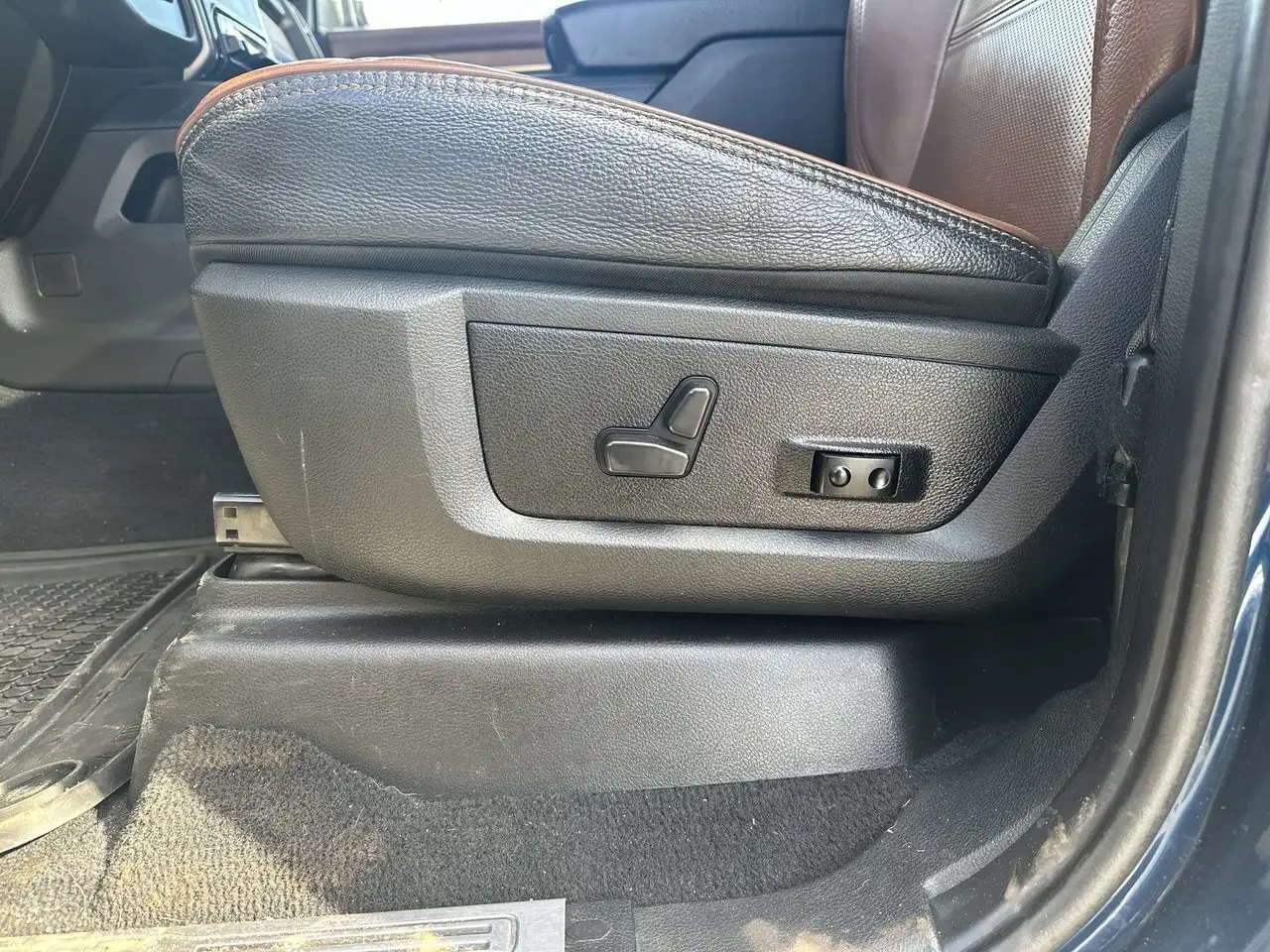 RAM 2500 снимка RAM 2500
