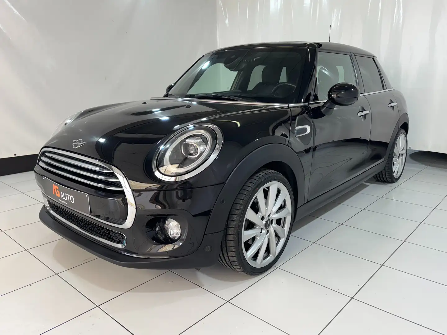 MINI Cooper 1.5 * LED * GPS * H&K * Sièges sport * Pano Noir - 2