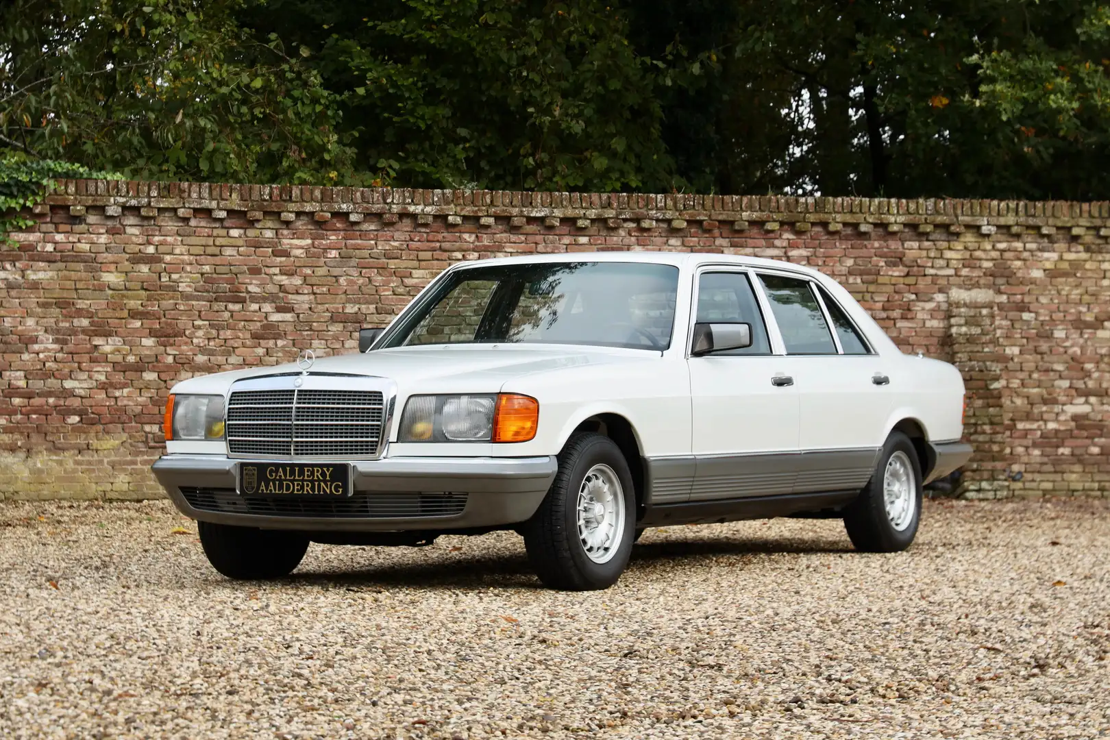 Mercedes-Benz 380 SEL "Less than 13.000 miles" In remarkable "as new Wit - 1