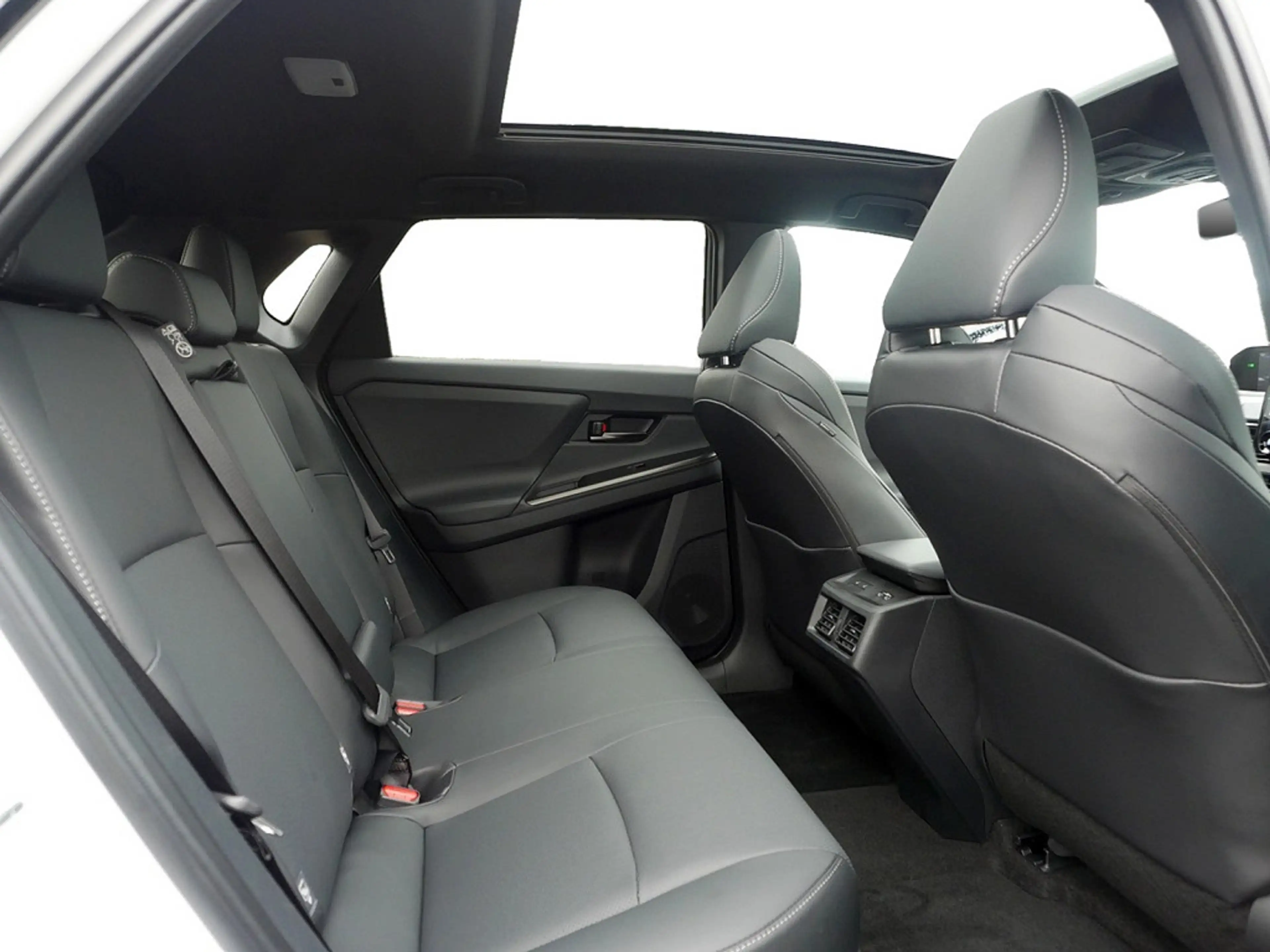Toyota bZ4X FWD Lounge FACEL. PANO MATRIX-LED 360° — photo 9