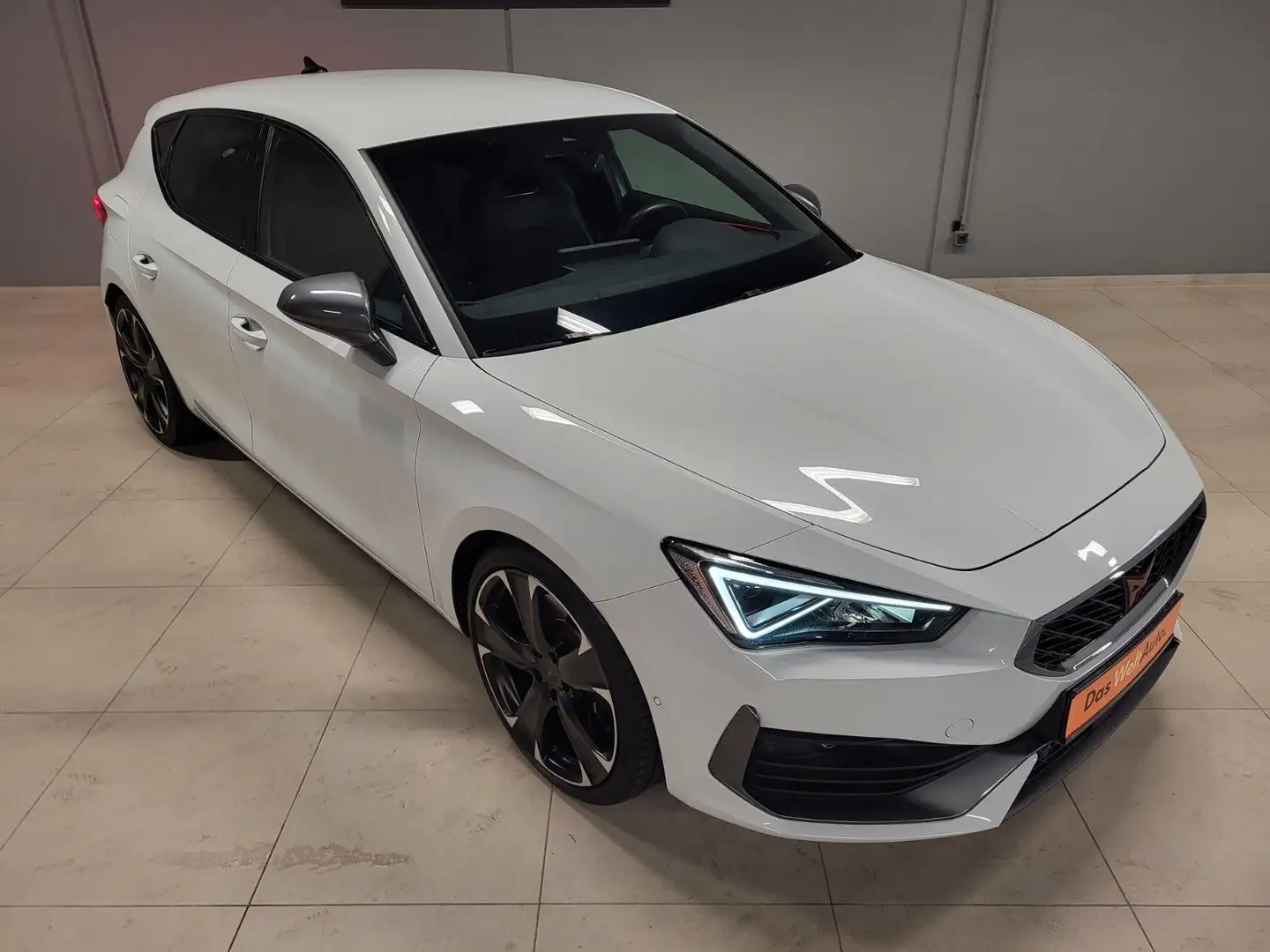 CUPRA Leon "VZ" 2.0 TSI DSG *Beats*Navig.*Sitzh.*Kam.* Weiß - 1