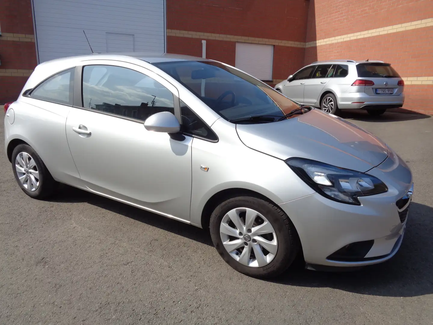 Opel Corsa 1.4i Enjoy CLIM / CARNET / BCP OPTS /GARANTIE 1 AN Grijs - 1