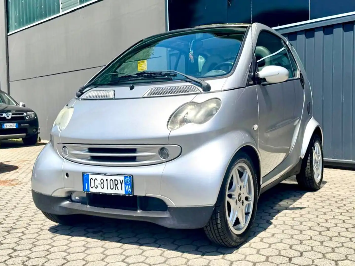 smart forTwo Fortwo 0.6 BENZINA Smart MHD Pure Neopatentati a Grigio - 2