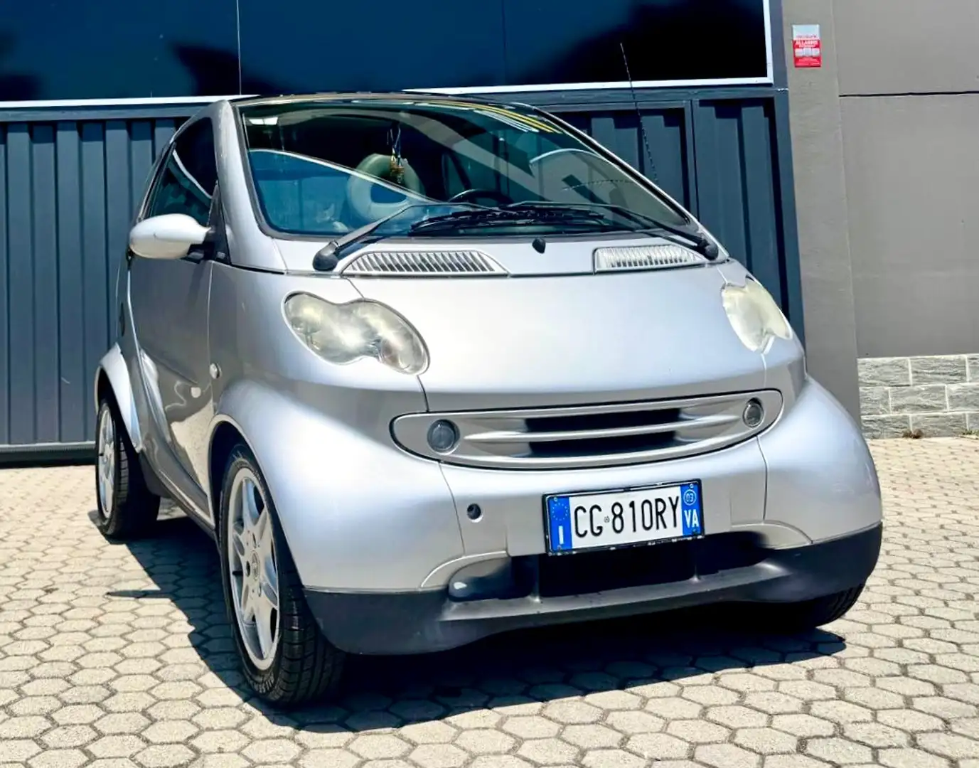 smart forTwo Fortwo 0.6 BENZINA Smart MHD Pure Neopatentati a Grigio - 1