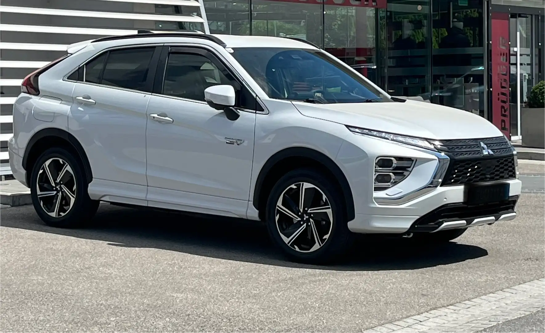 Mitsubishi Eclipse Cross 2,4 PHEV 4WD Diamond CVT Aut. Weiß - 2