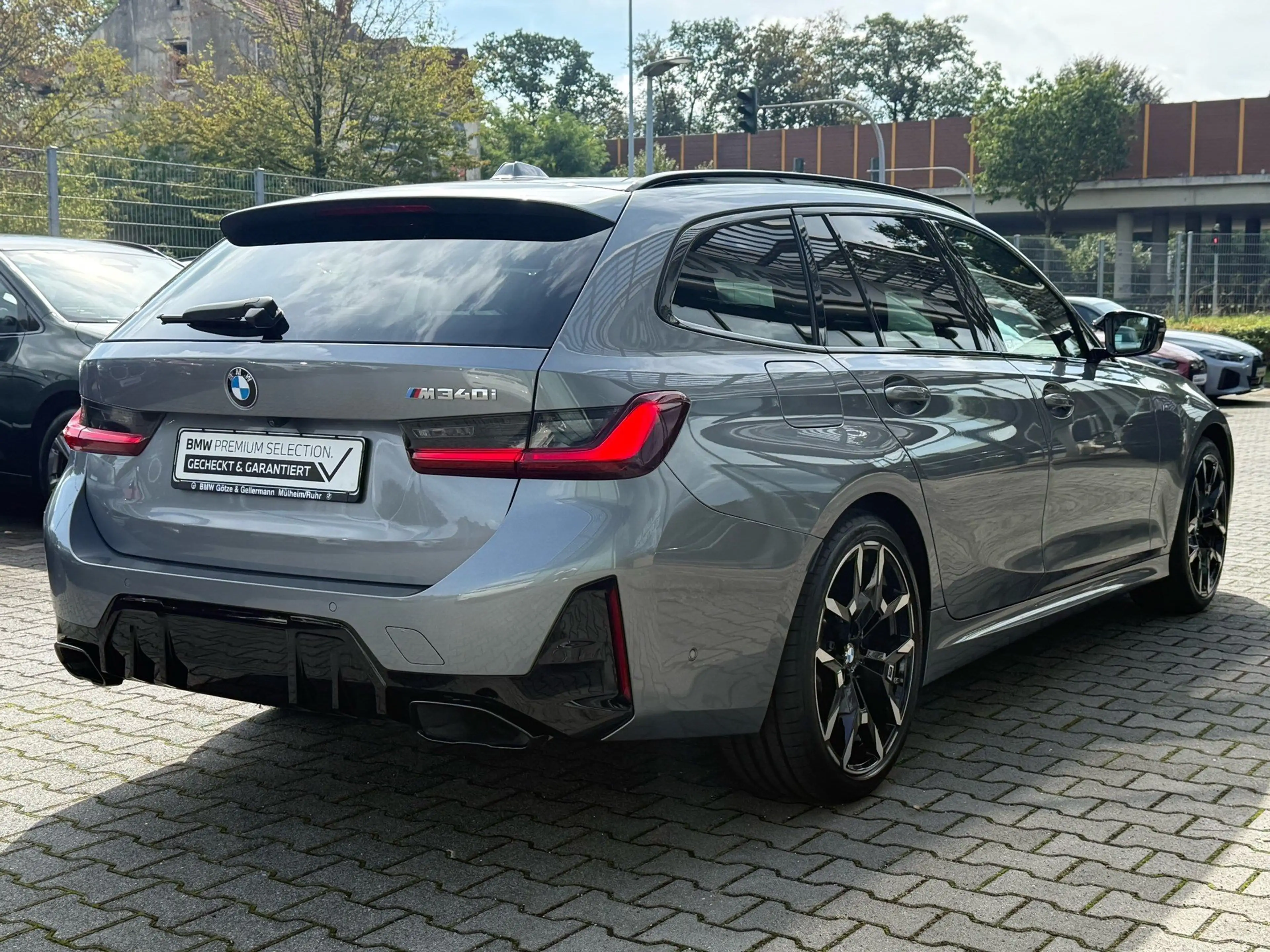 BMW 340 M340i xDrive Touring /Panoramadach Memory HeadUp — photo 2