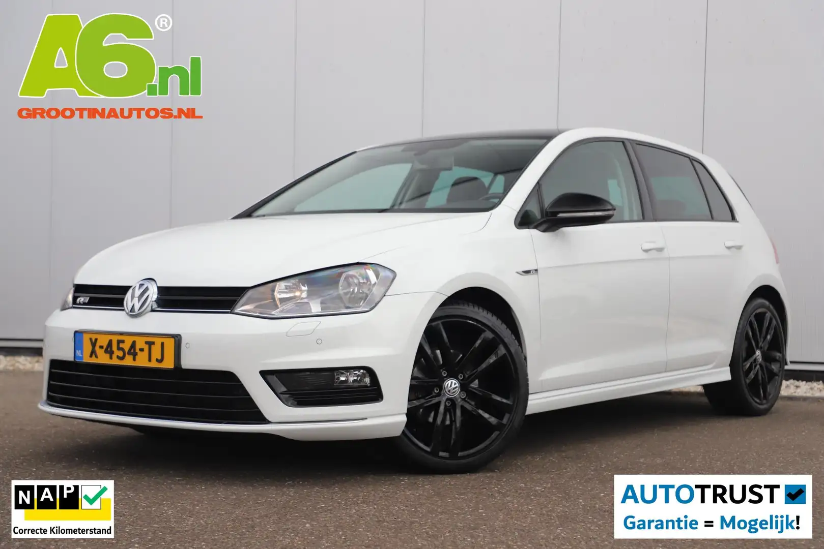 Volkswagen Golf 1.2 TSI Connected Series R-Line 18 inch Zwarte Vel Blanc - 1