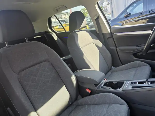 Volkswagen Golf view 4