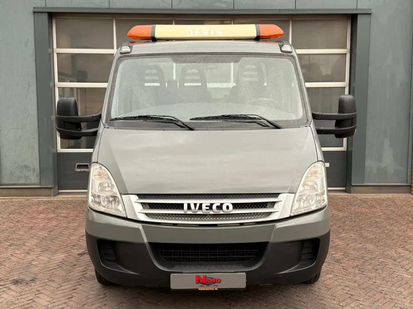 Iveco Daily 35C18 BE TREKKER 3 ZITS EURO 5 12 TON Grijs - 2