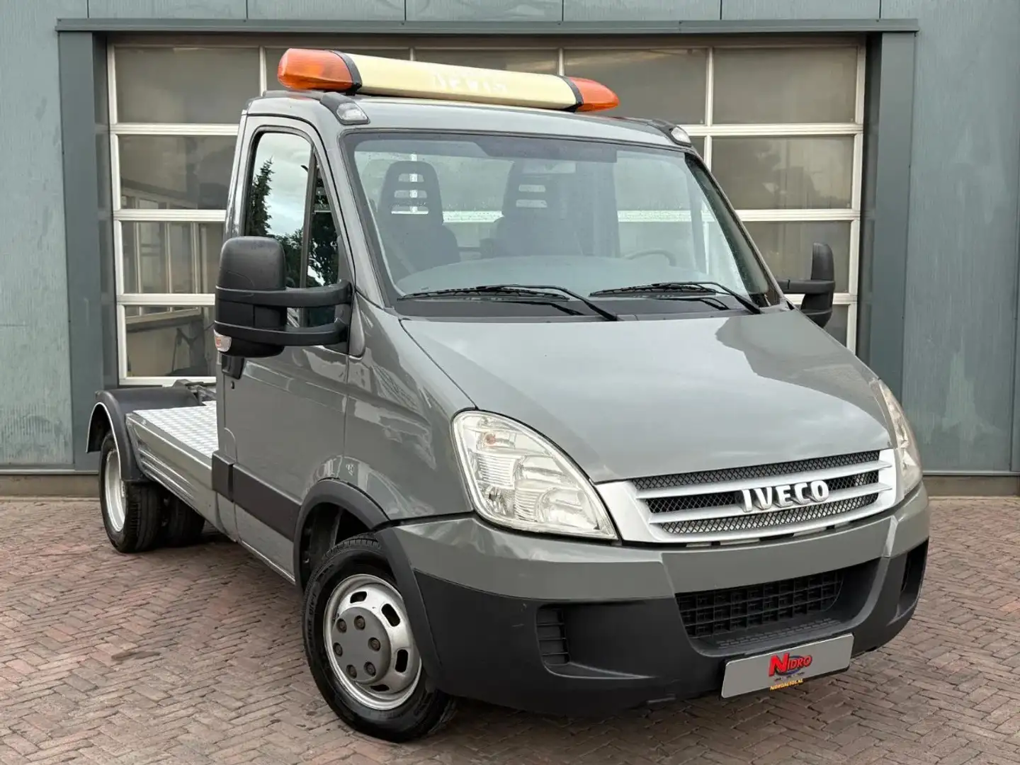 Iveco Daily 35C18 BE TREKKER 3 ZITS EURO 5 12 TON Grijs - 1